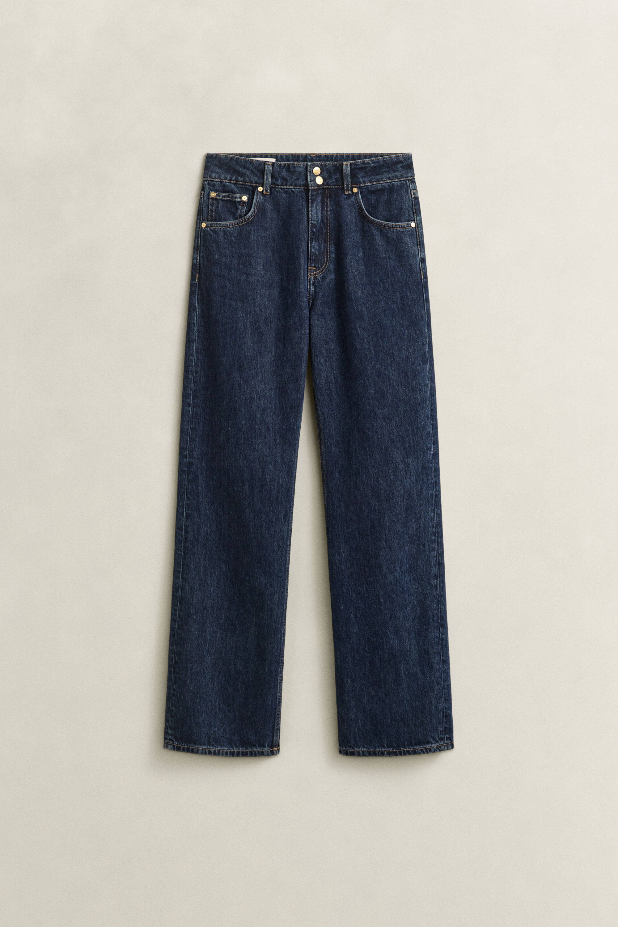 Jeans relaxed con abbottonatura