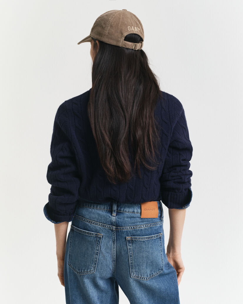 Maglia girocollo a trecce in lana d’agnello