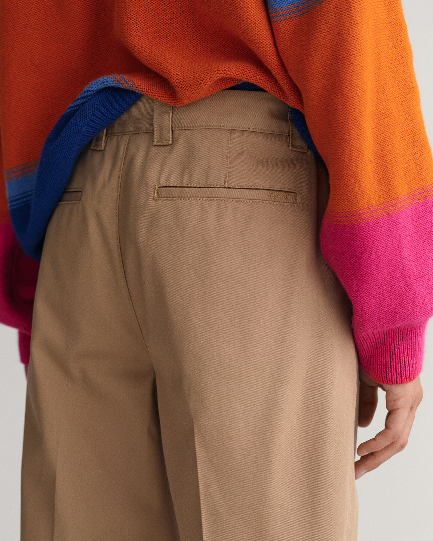 Pantaloni chino vestibilità ampia