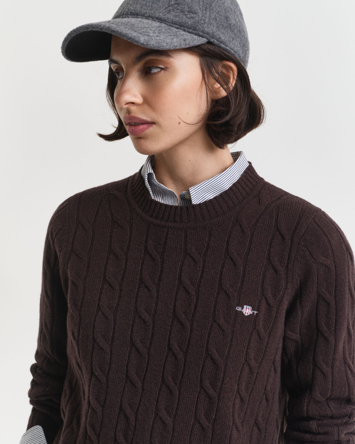 Maglia girocollo a trecce in lana d’agnello