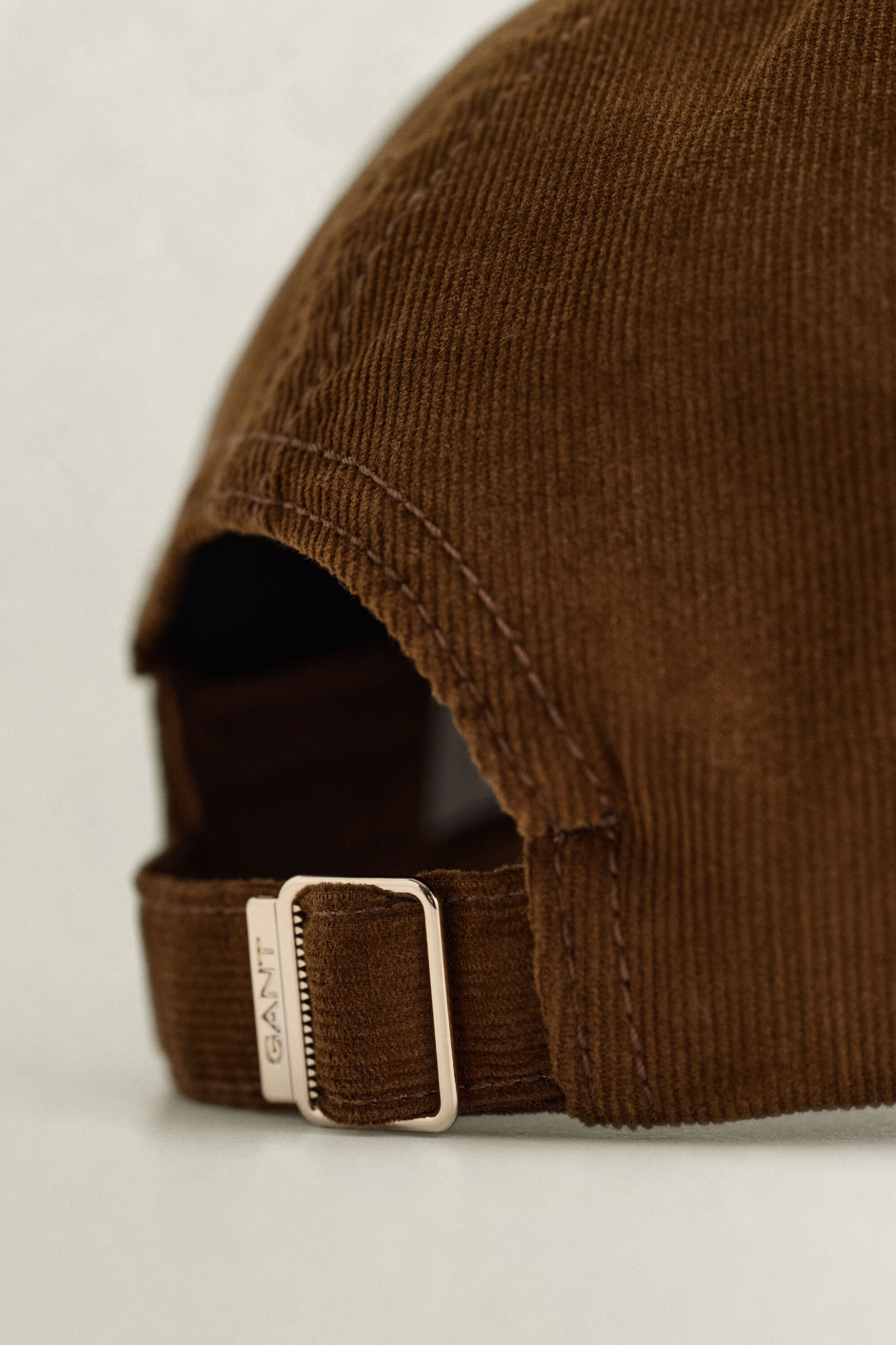 Cappellino in velluto a coste