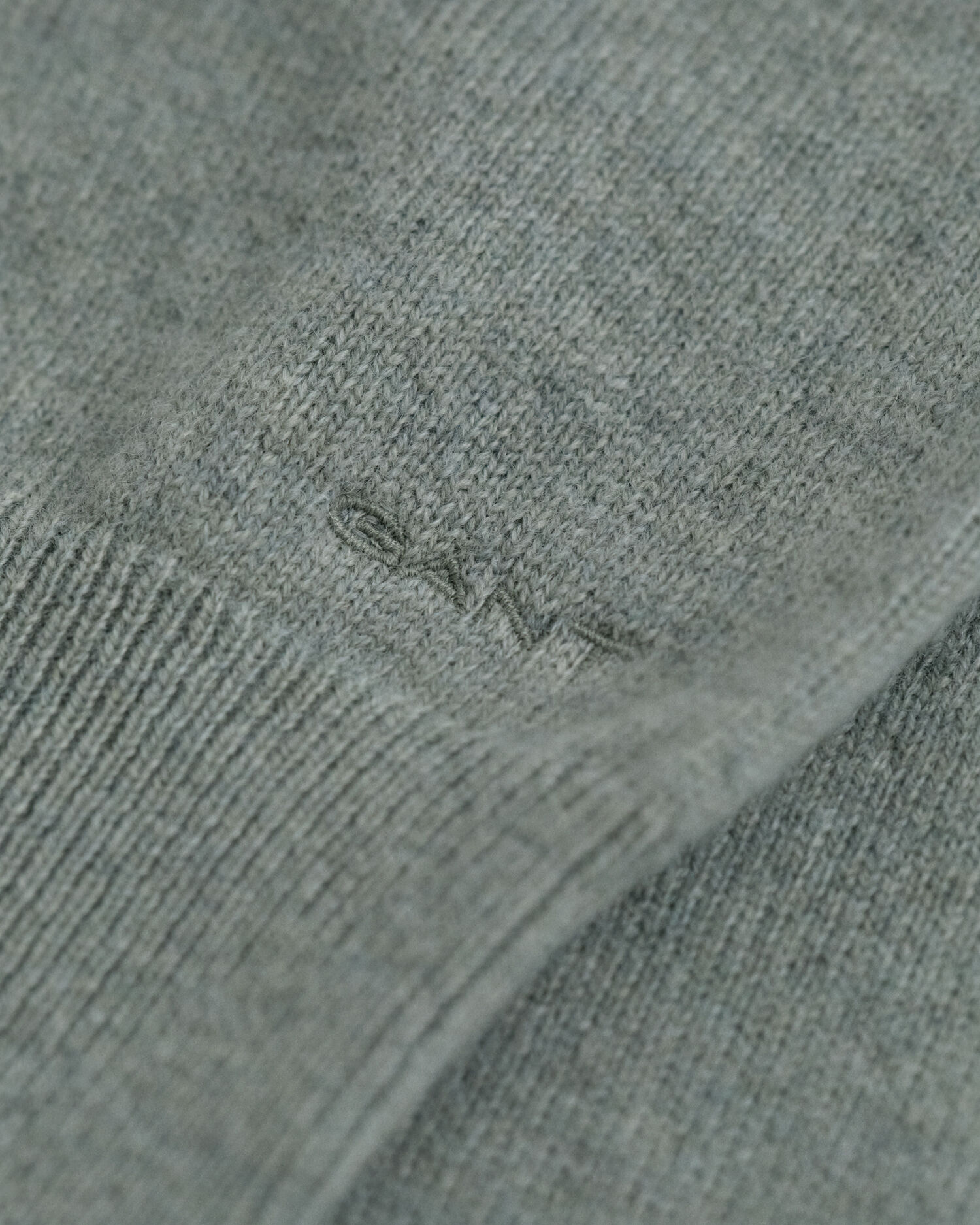 Maglia girocollo in finissima lana d’agnello