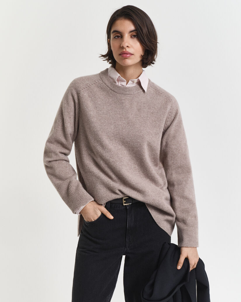 Maglia girocollo in morbida lana misto cashmere