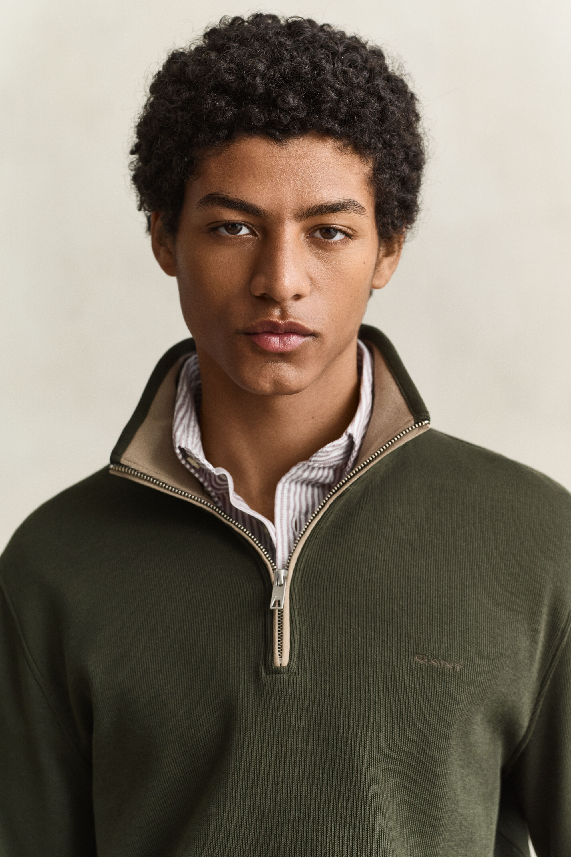 Felpa Sacker Rib con zip corta
