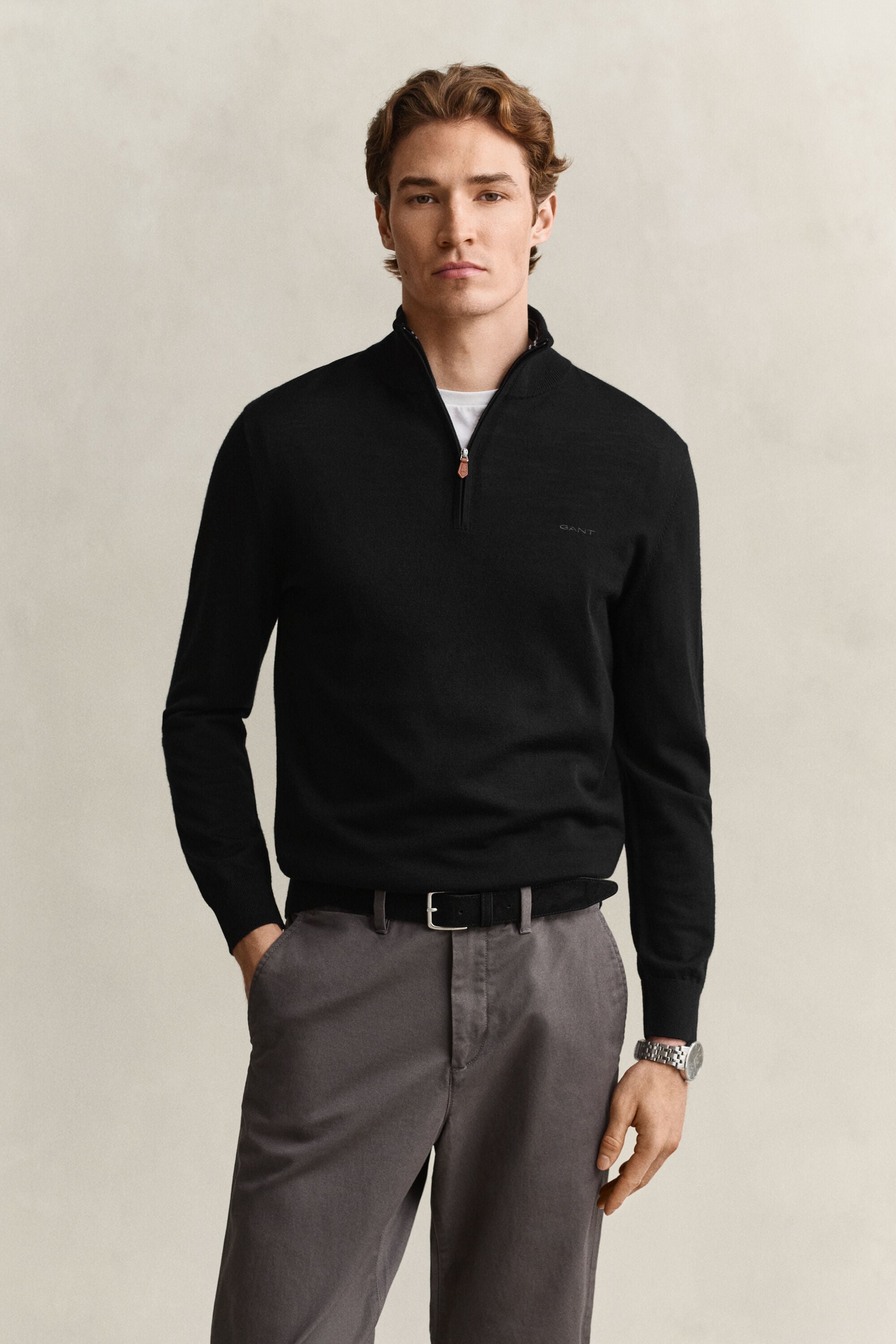 Maglia in lana merino a coste con zip corta