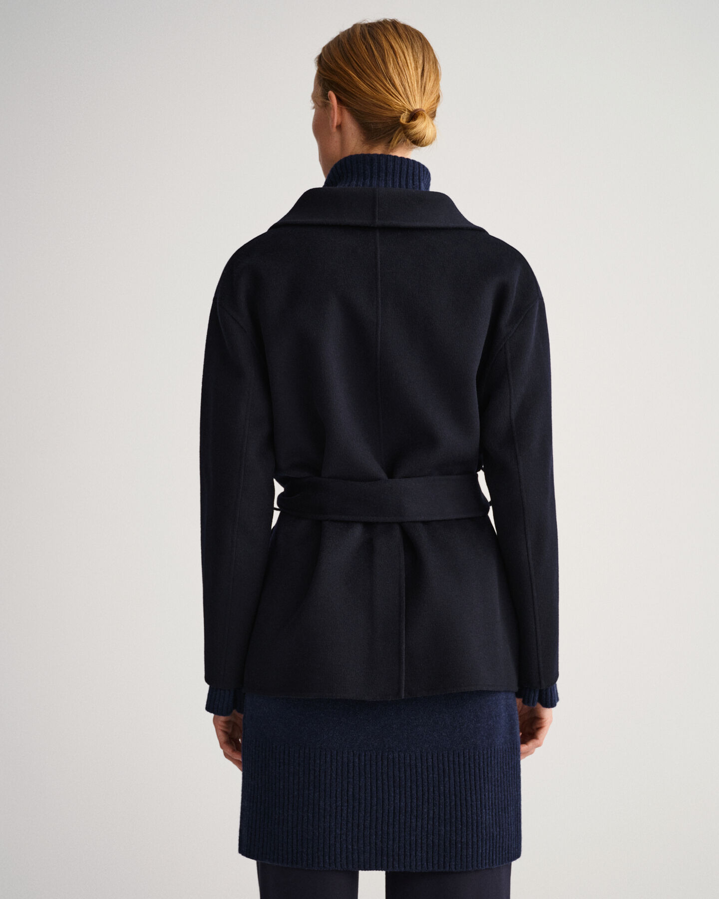 Blazer cucito a mano con cintura