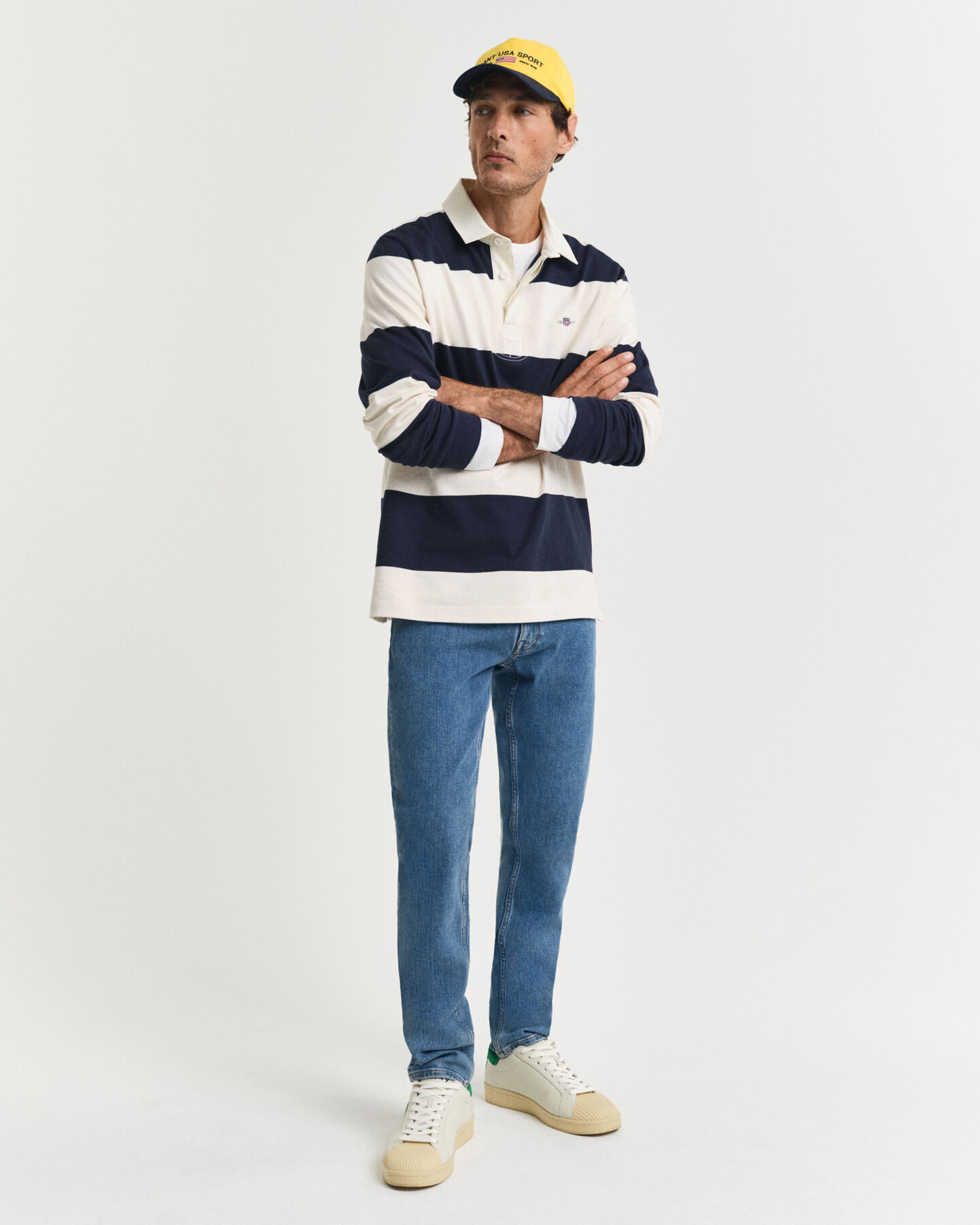 Jeans slim fit con lavaggio uniforme