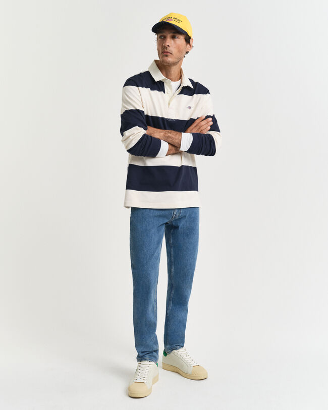 Jeans slim fit con lavaggio uniforme