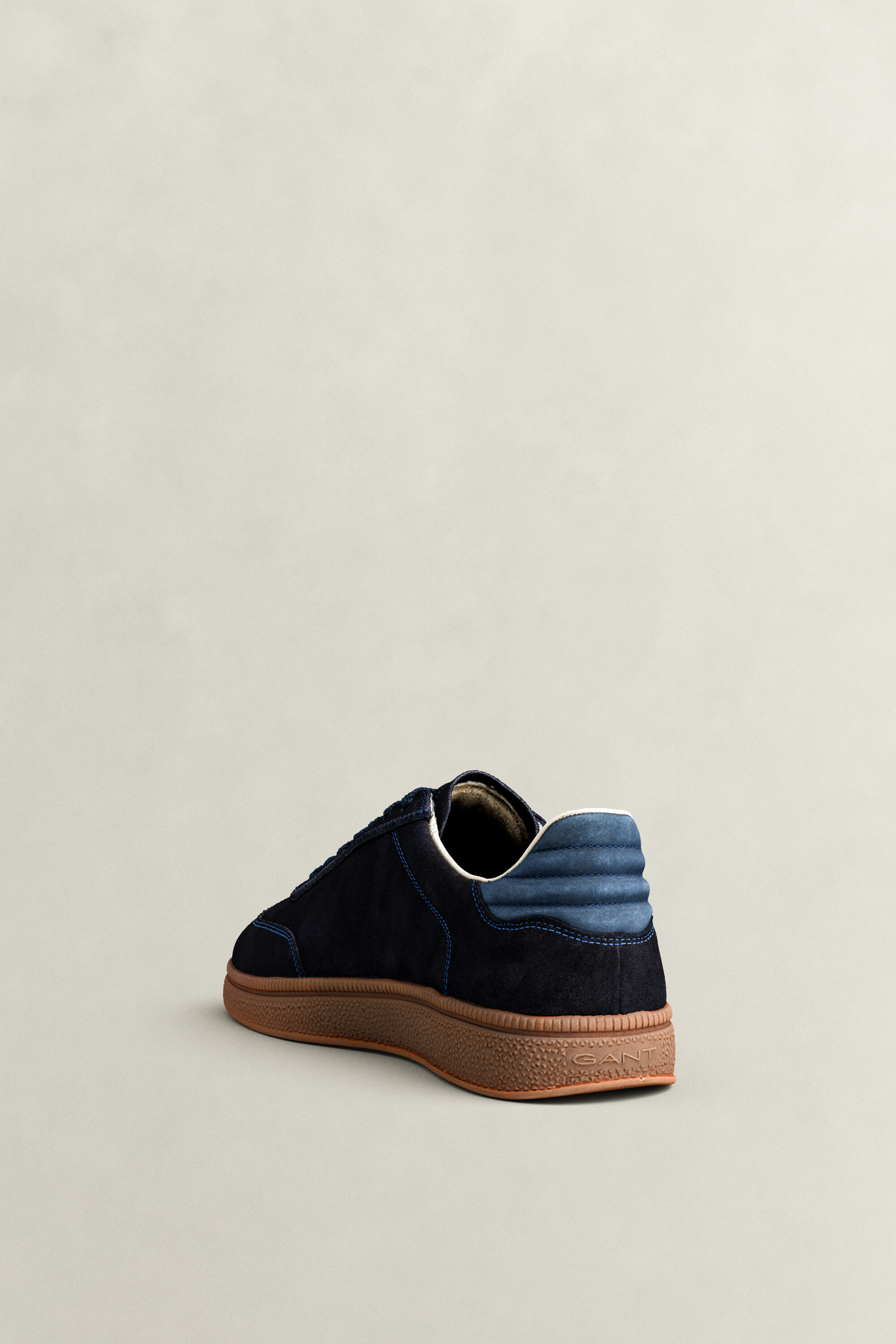 Sneakers Cuzmo in camoscio