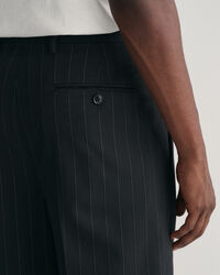 Pantaloni da abito gessati con pinces