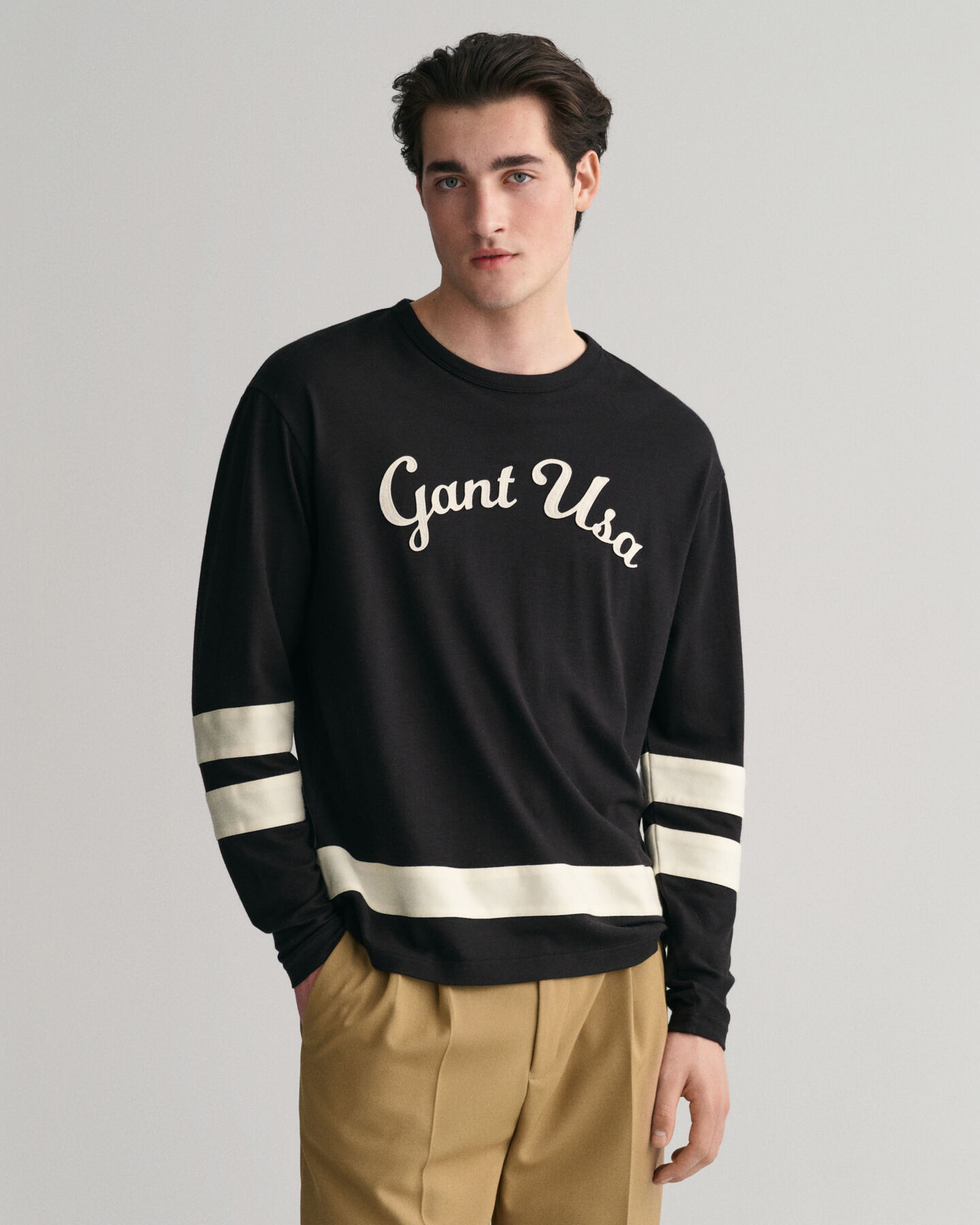 T-shirt Script Graphic a maniche lunghe