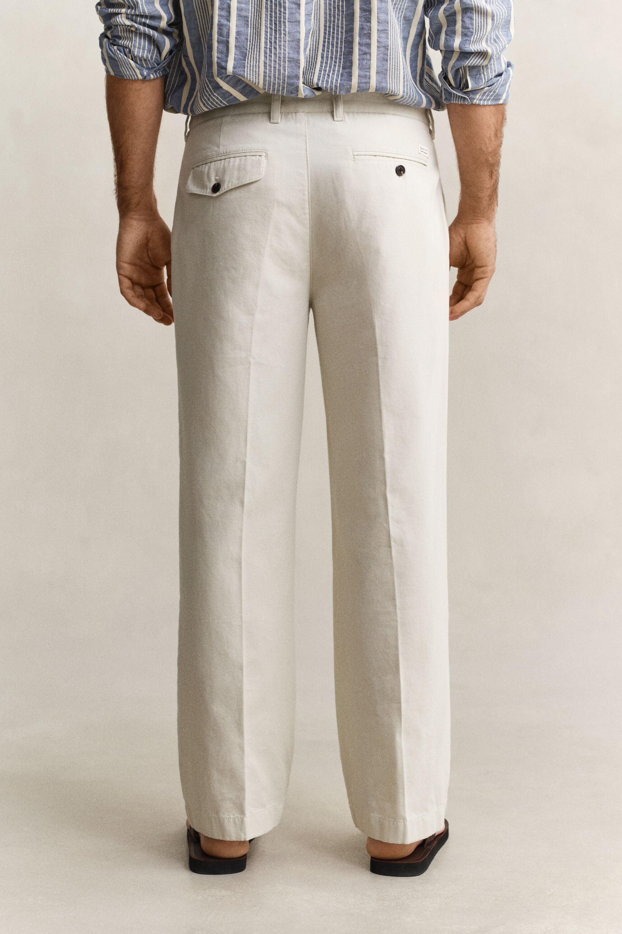 Pantaloni chino in tela