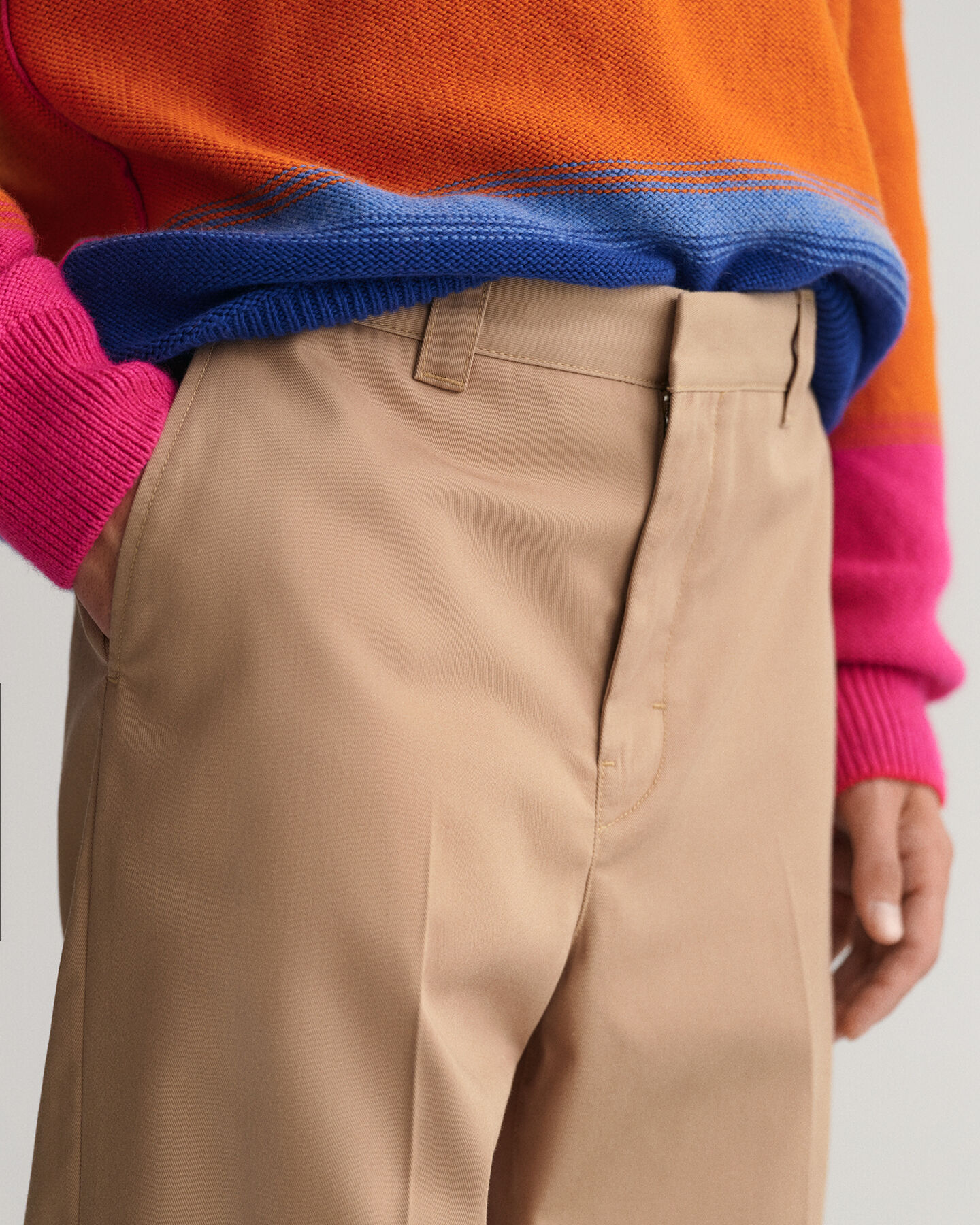 Pantaloni chino vestibilità ampia