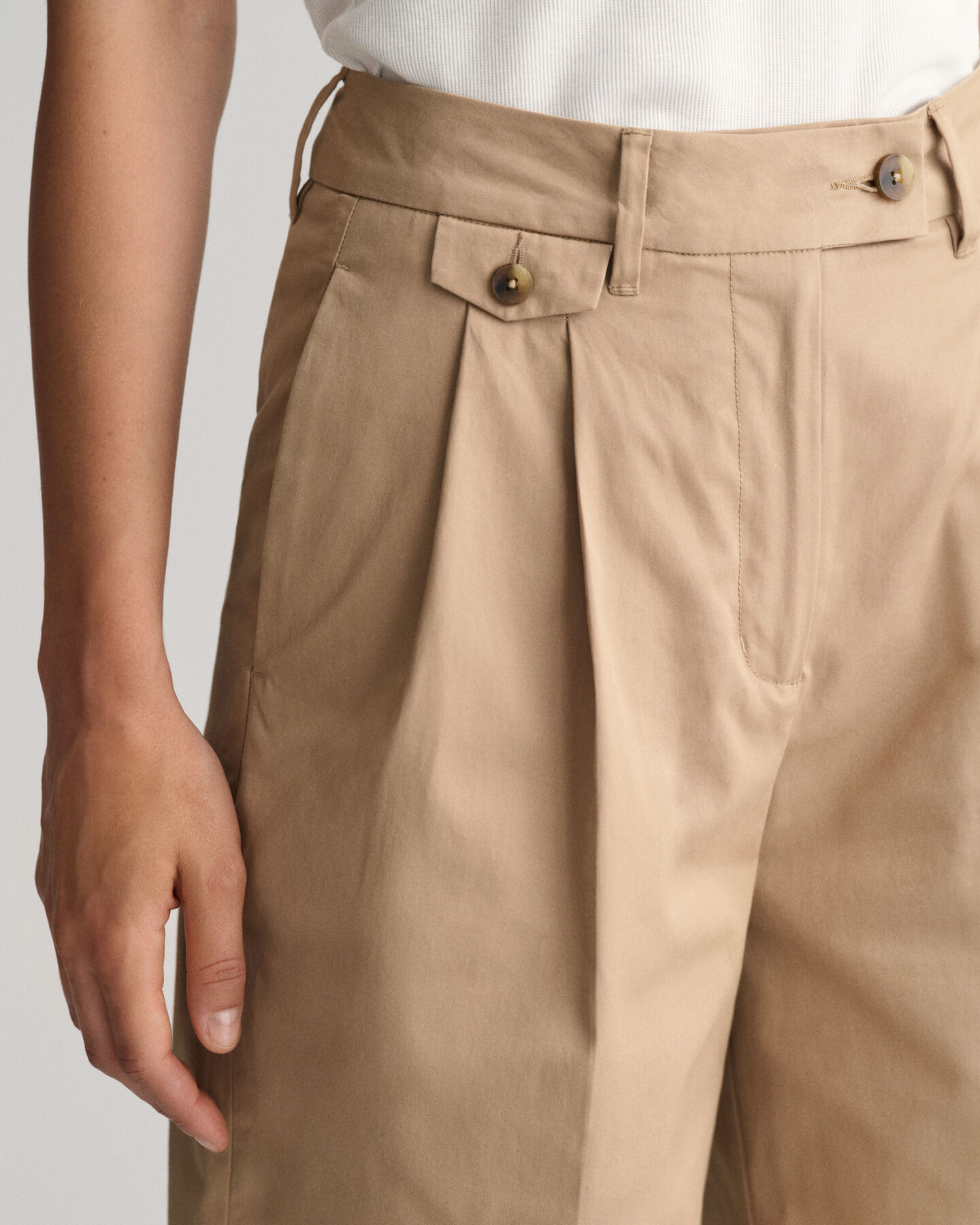 Pantaloncini chino con pinces relaxed fit