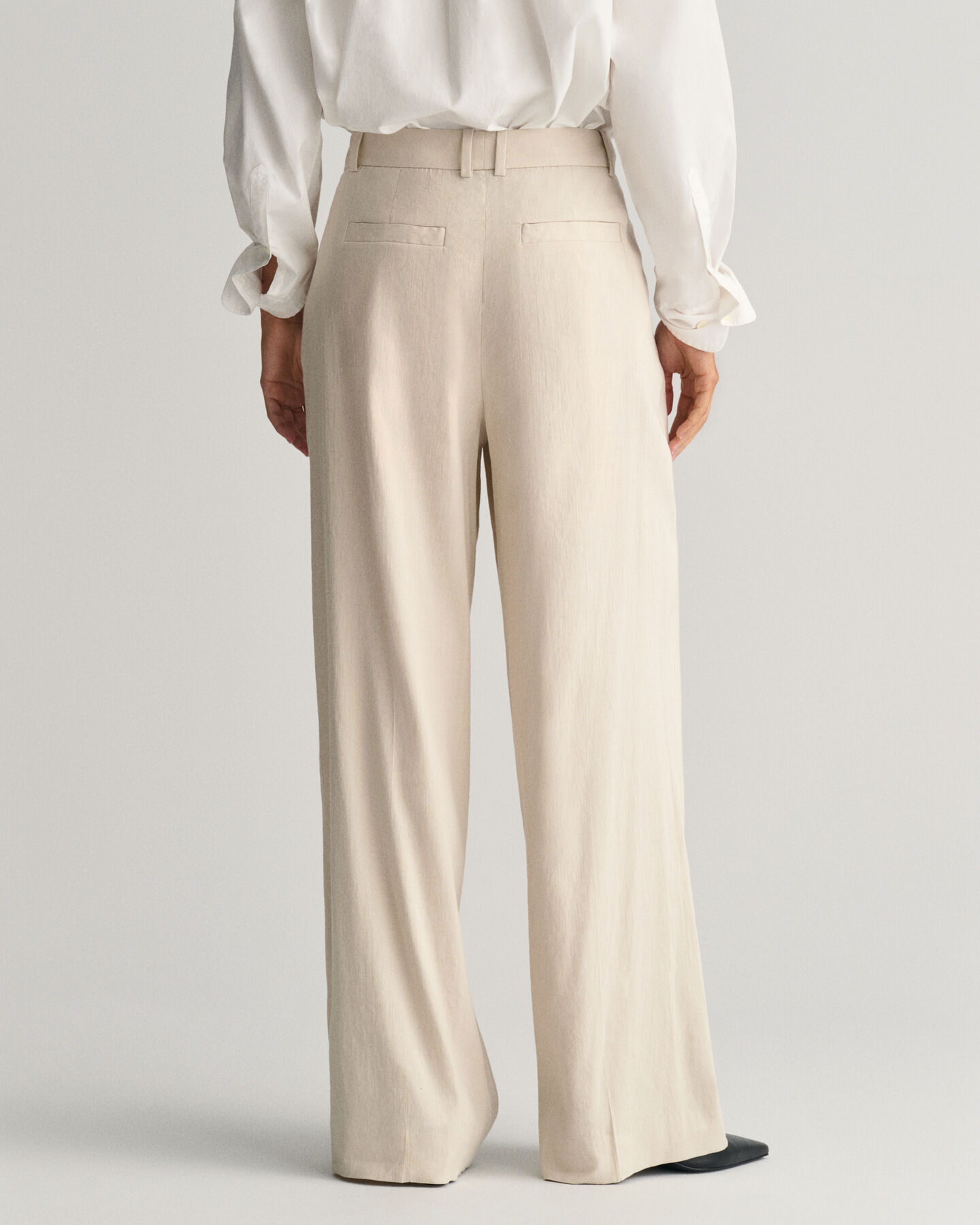 Pantaloni sartoriali elasticizzati in lino relaxed fit