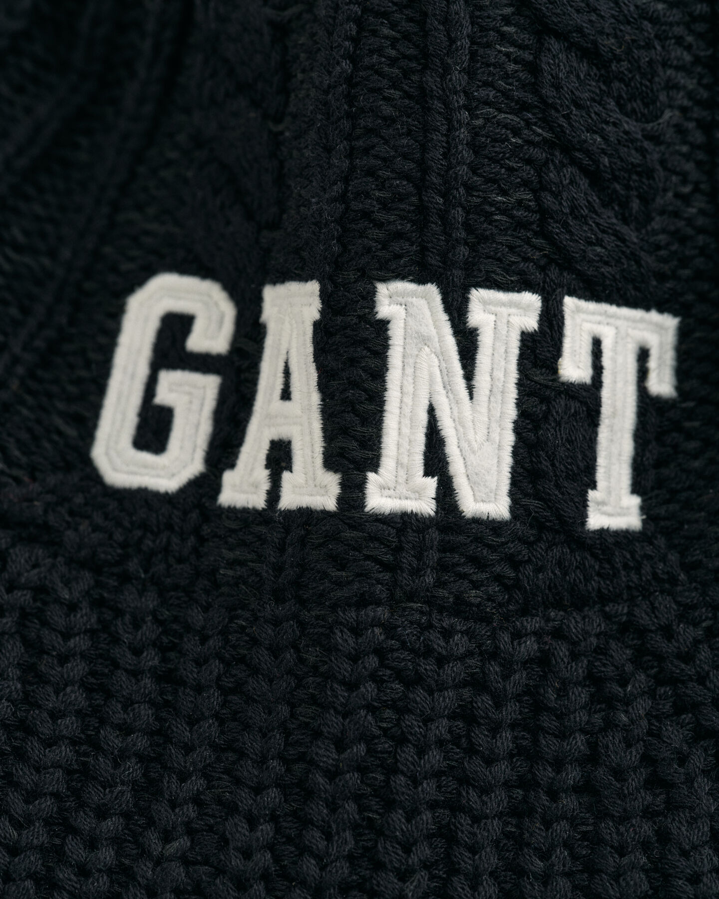 Cappello a campana lavorato a maglia