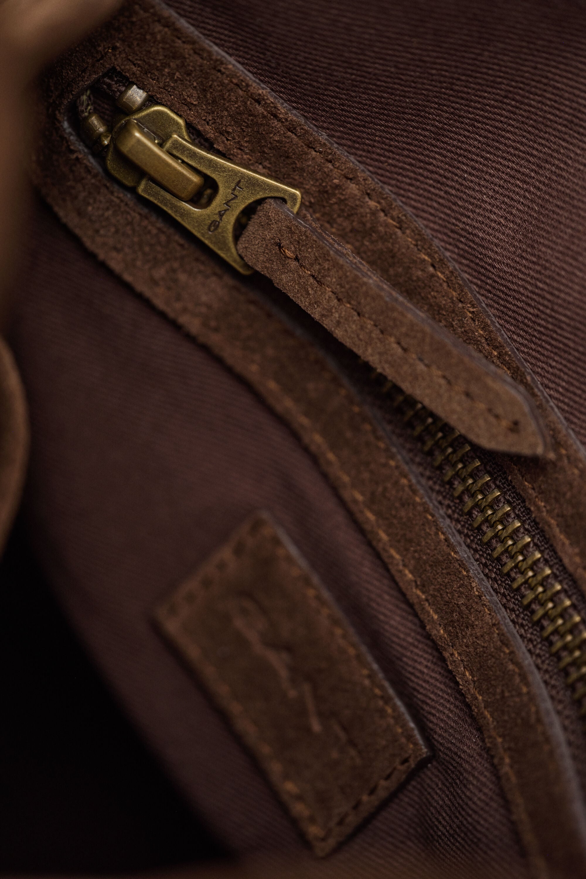 Borsa a spalla in camoscio