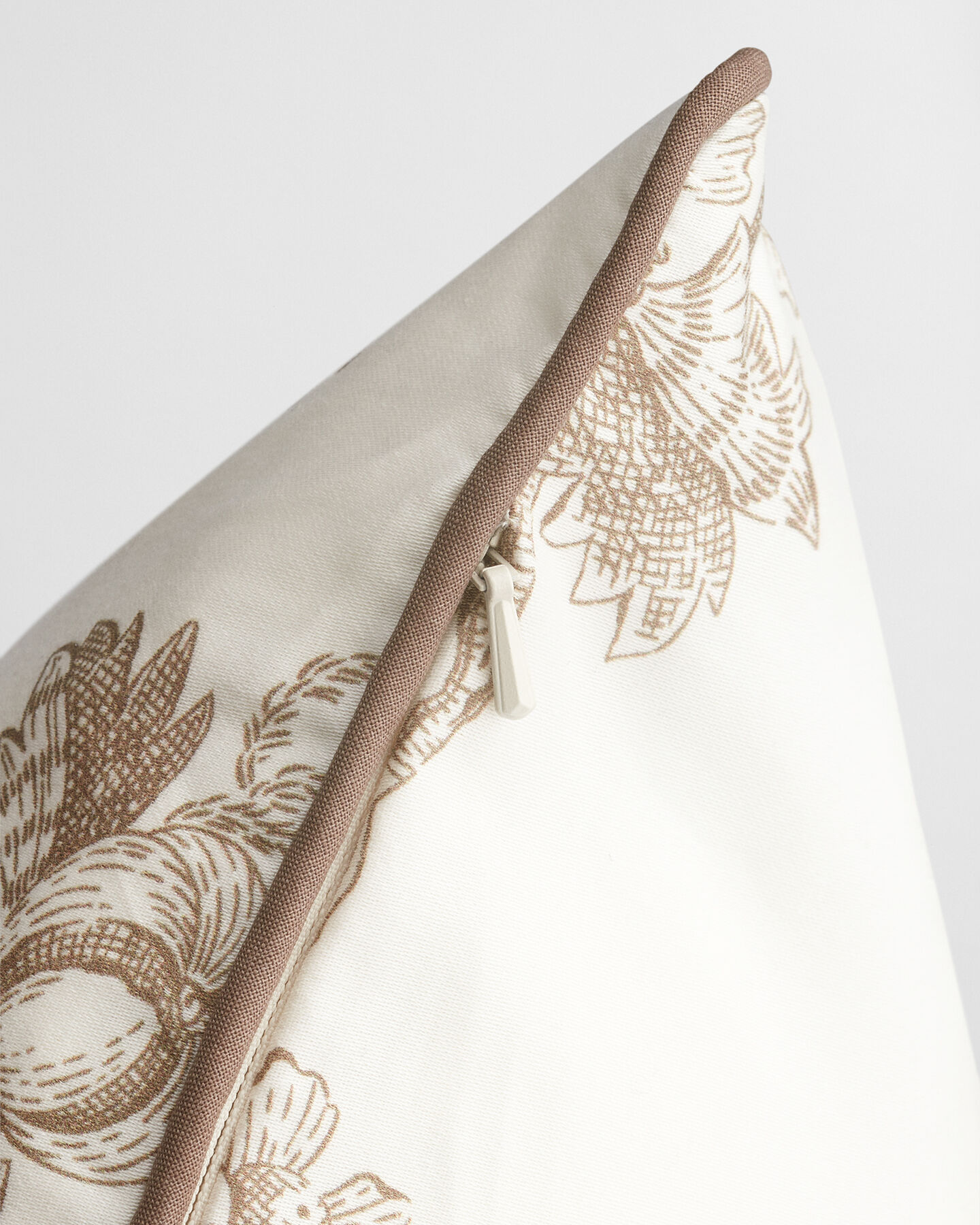 Copricuscino in raso con stampa di albero