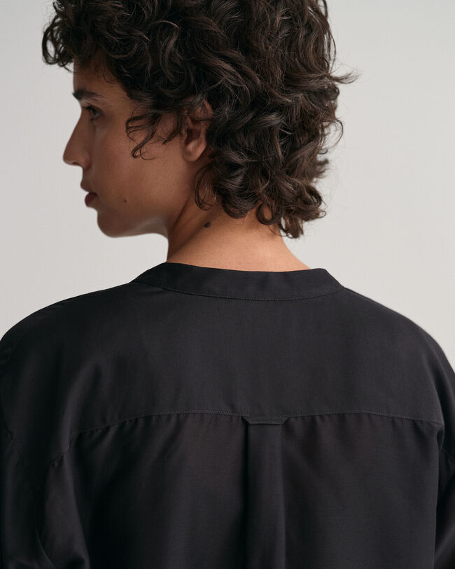 Blusa con colletto alla coreana relaxed fit