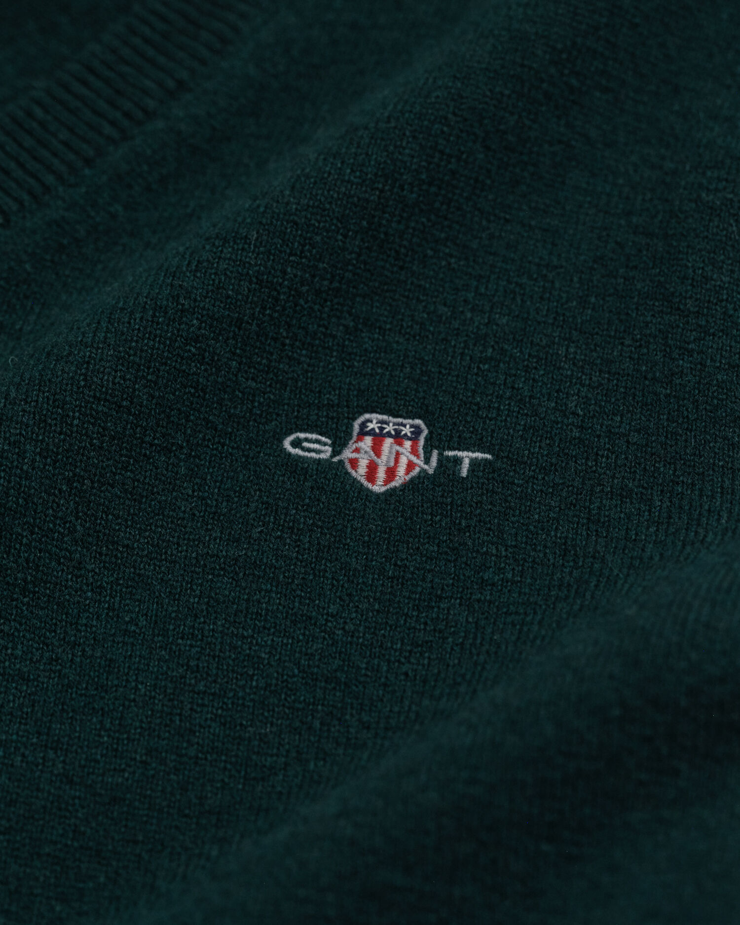 Maglia con scollo a V in finissima lana d’agnello