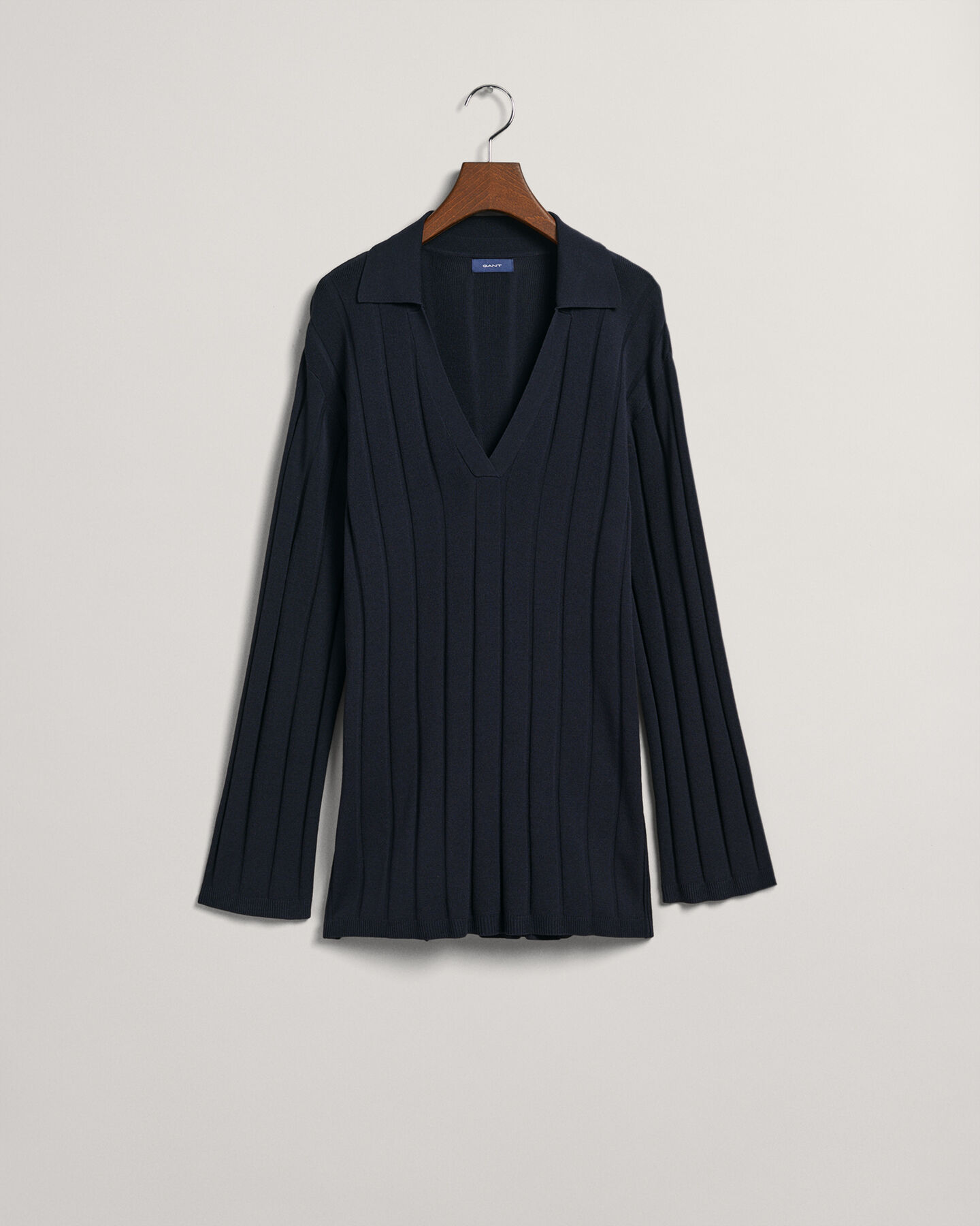 Maglia con colletto aperto in maglia a coste