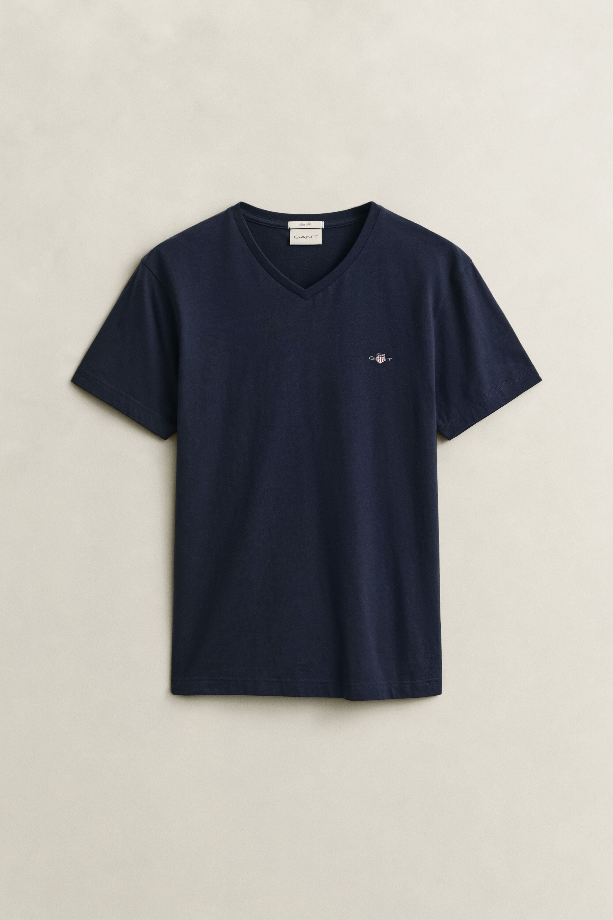 T-shirt Shield con scollo a V slim fit