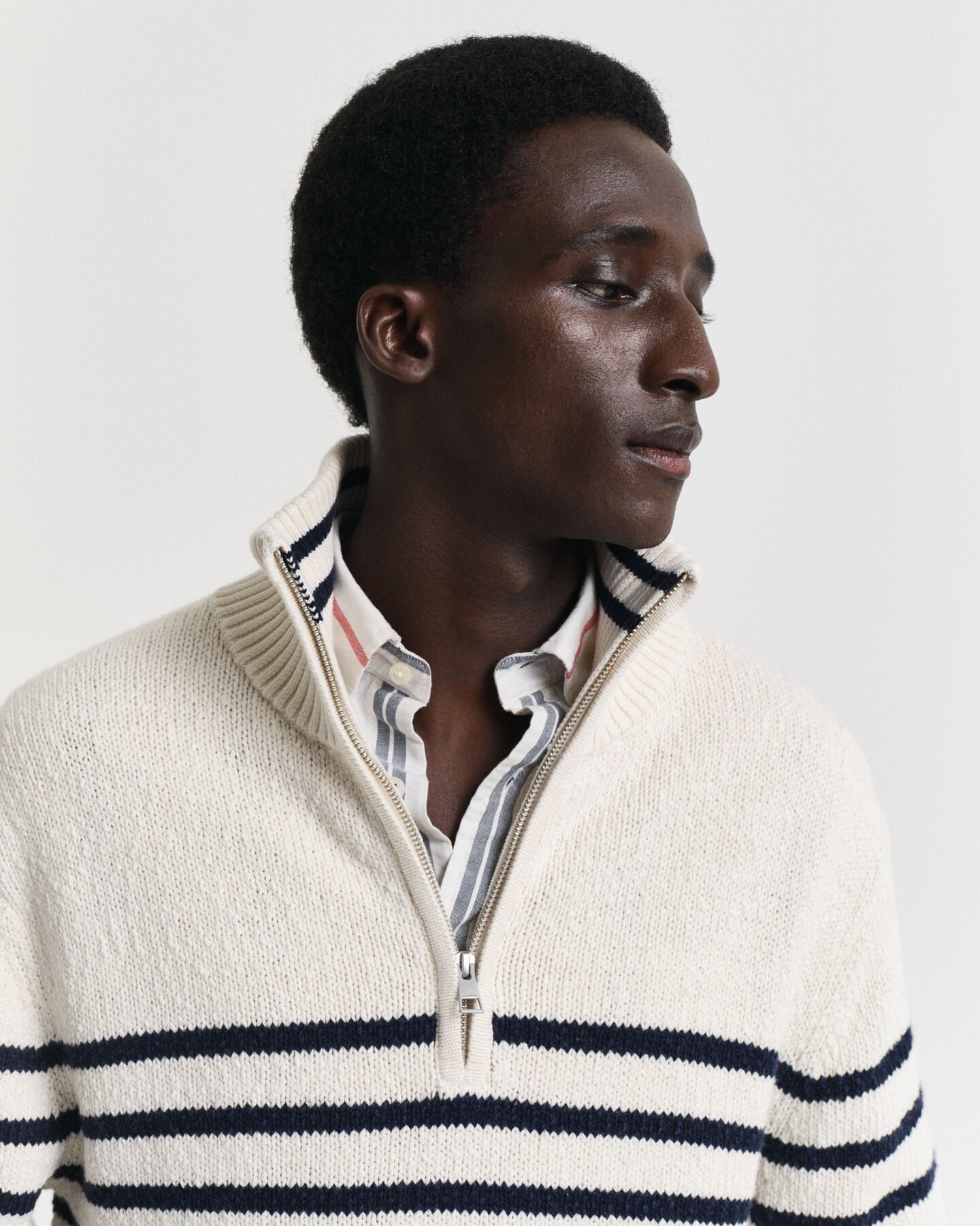 Maglia con zip corta in cotone fiammato a righe