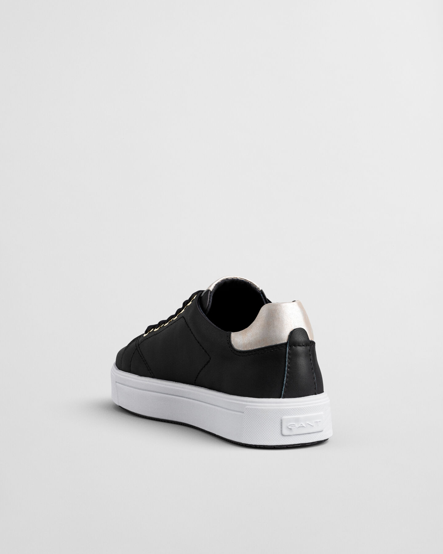 Sneakers Avino in pelle