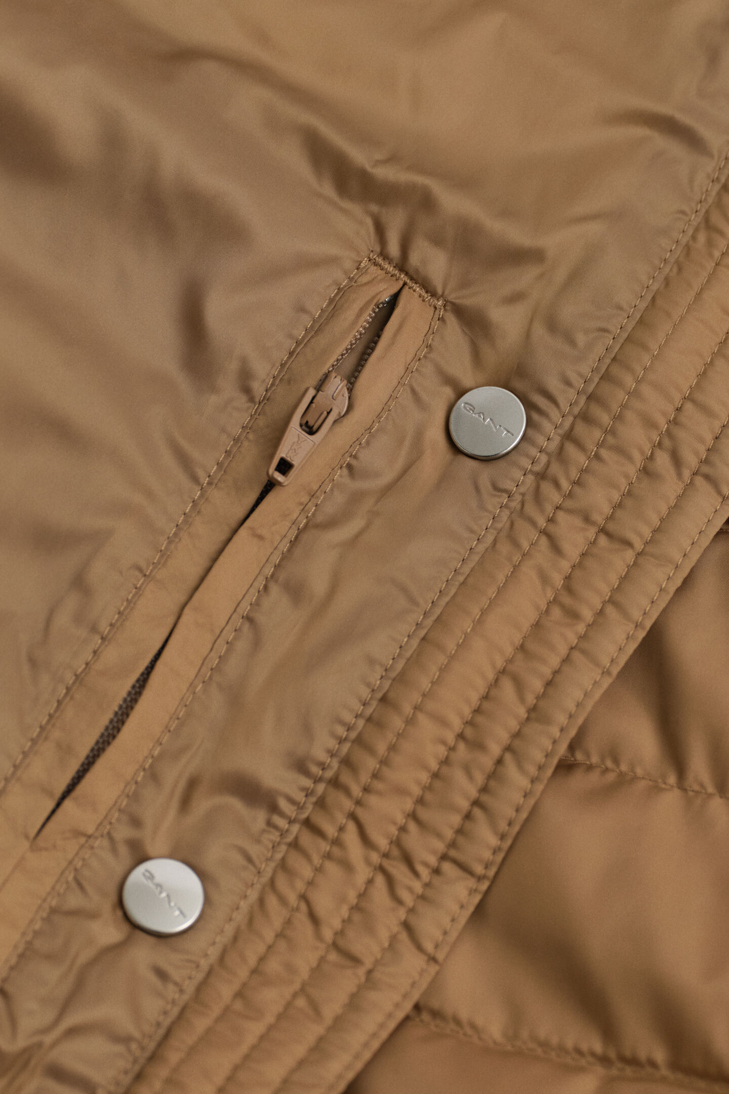 Smanicato leggero in piumino