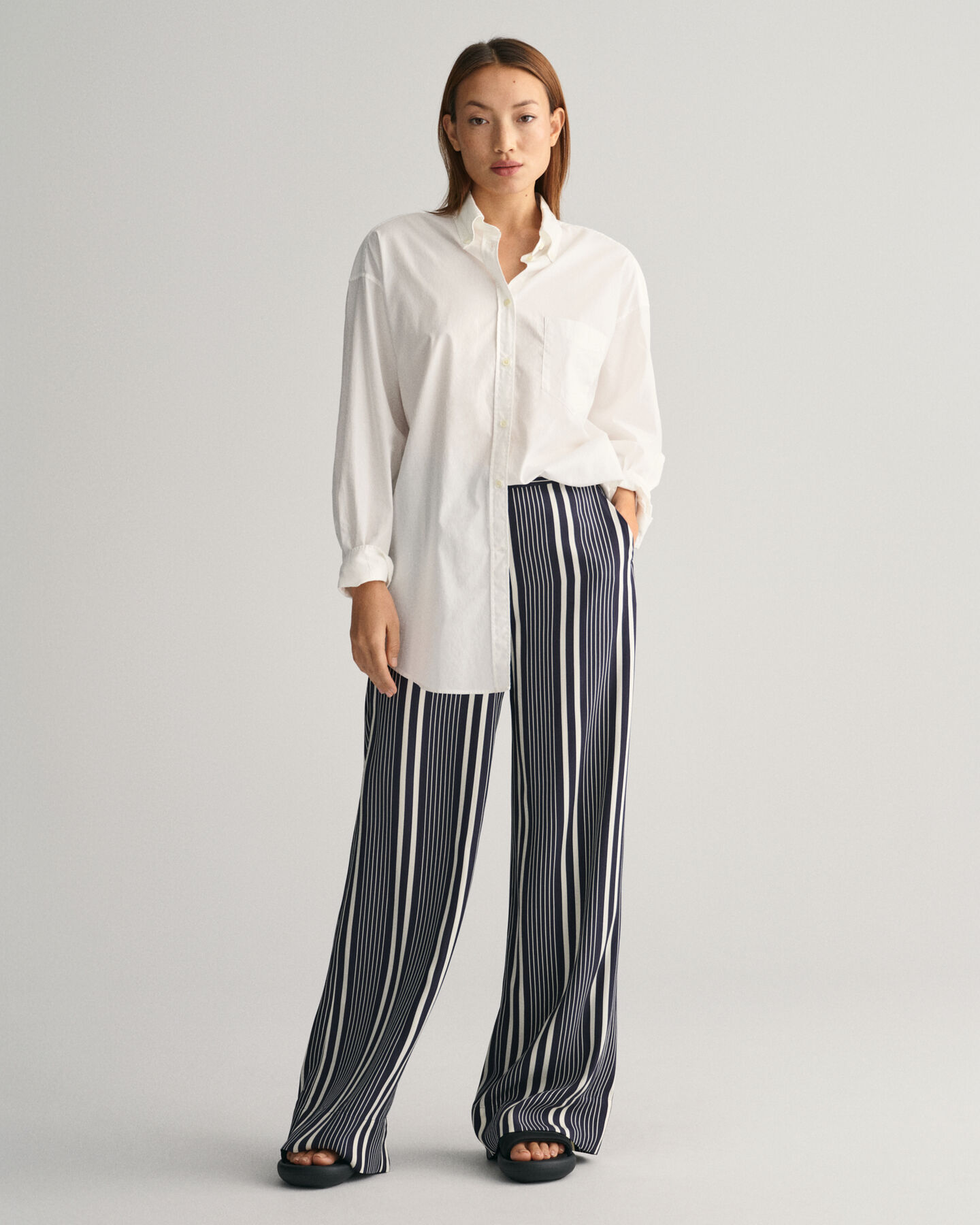 Pantaloni con stampa a righe a gamba larga regular fit