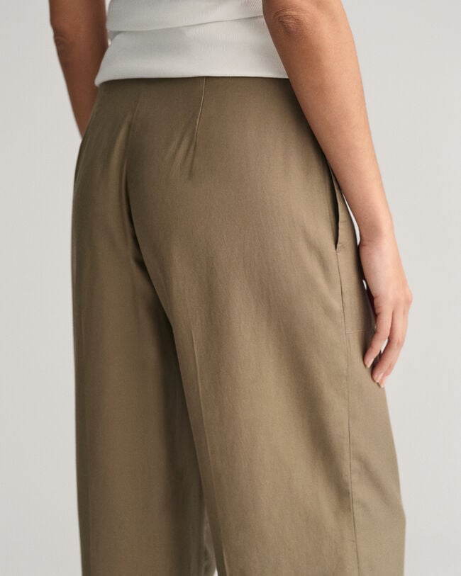 Pantaloni con cintura in vita relaxed fit