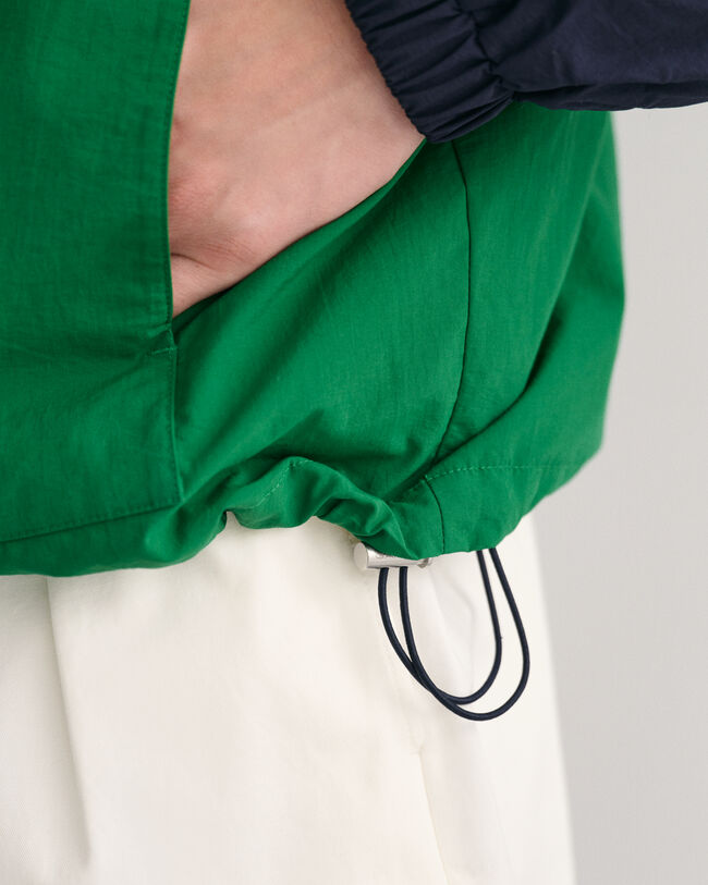 Giacca a vento a blocchi di colore