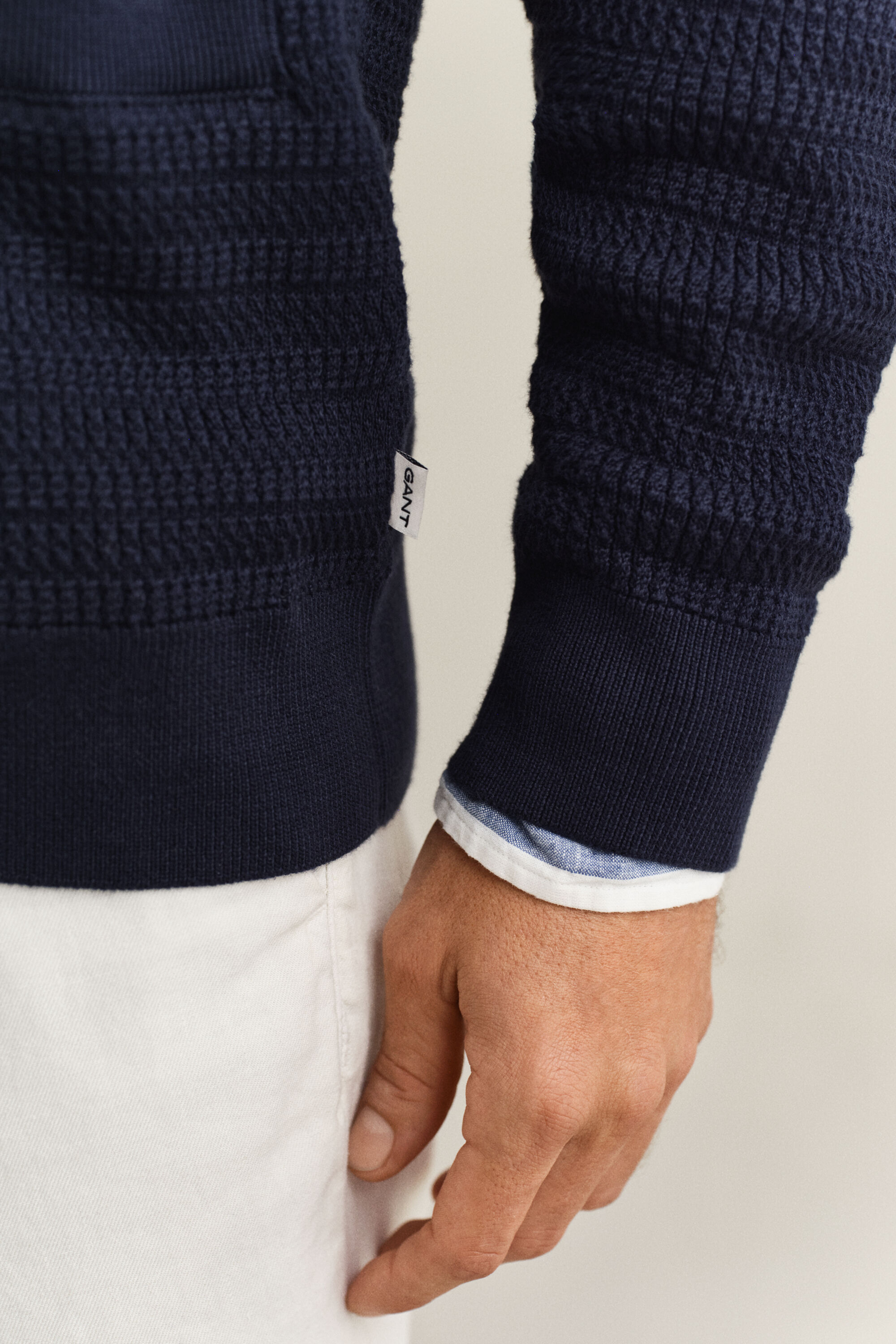 Cardigan con collo sciallato in maglia a trecce