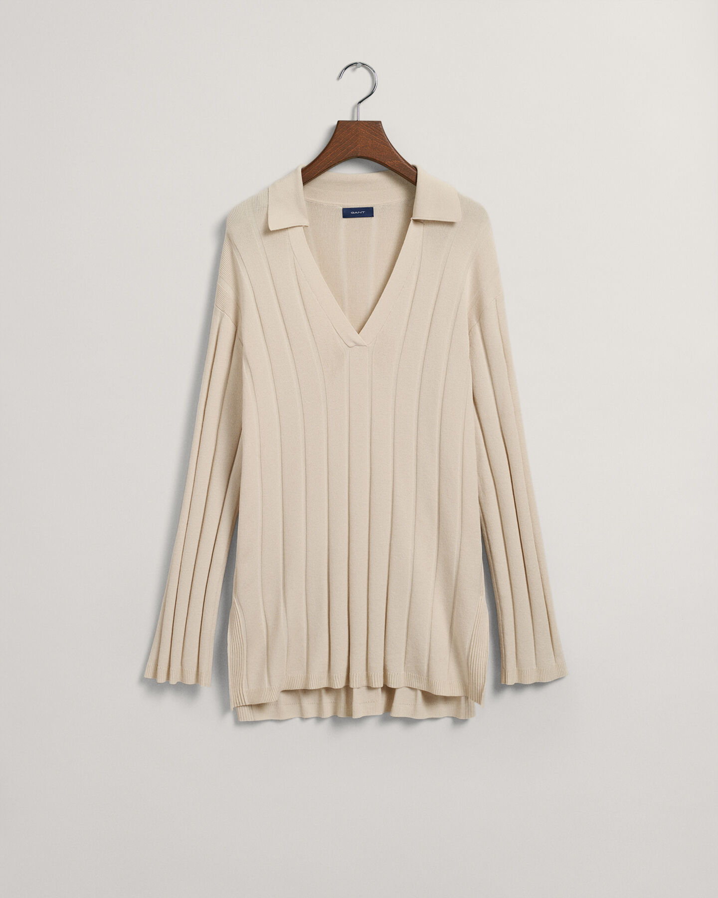 Maglia con colletto aperto in maglia a coste