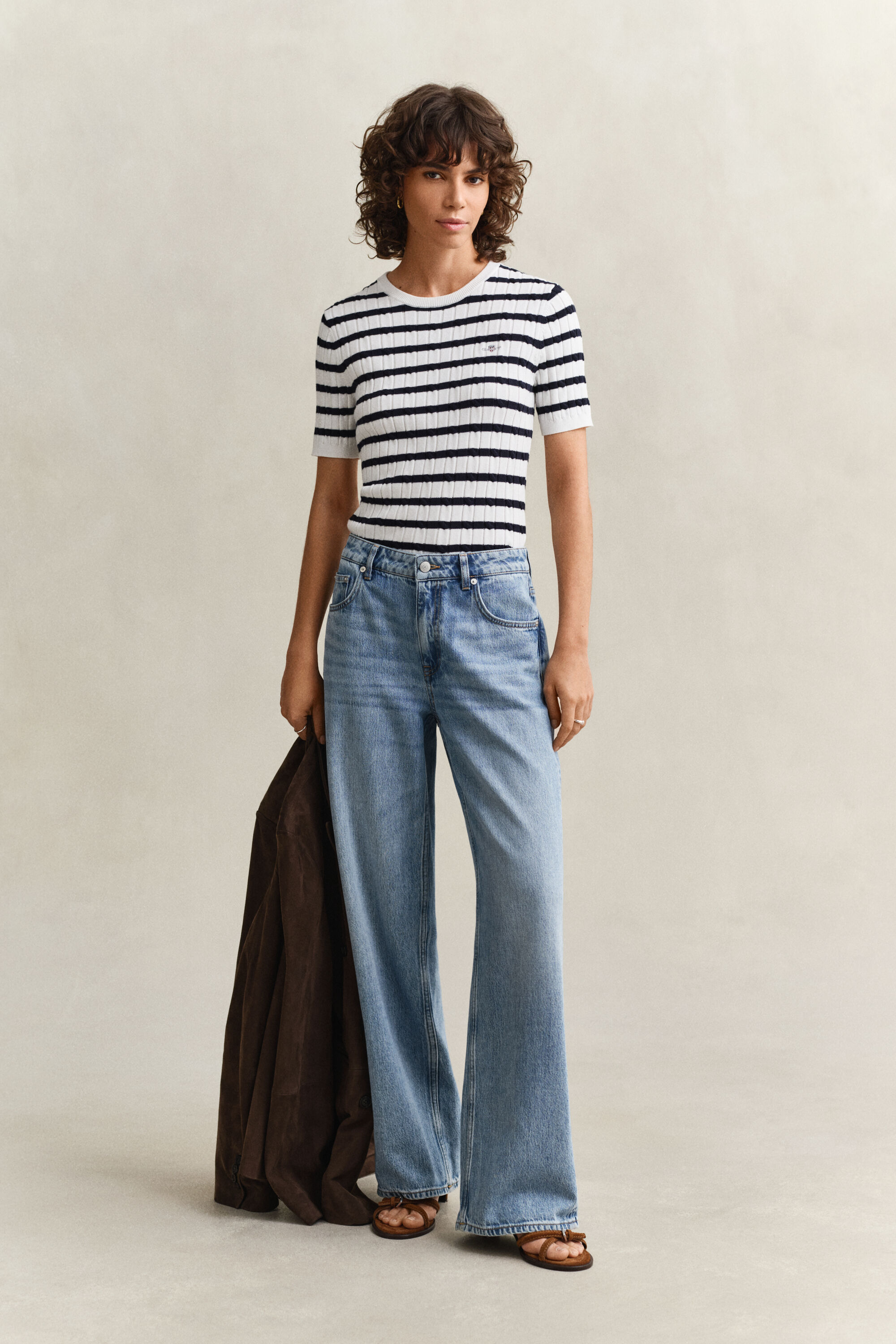 Maglia a righe a trecce con maniche corte