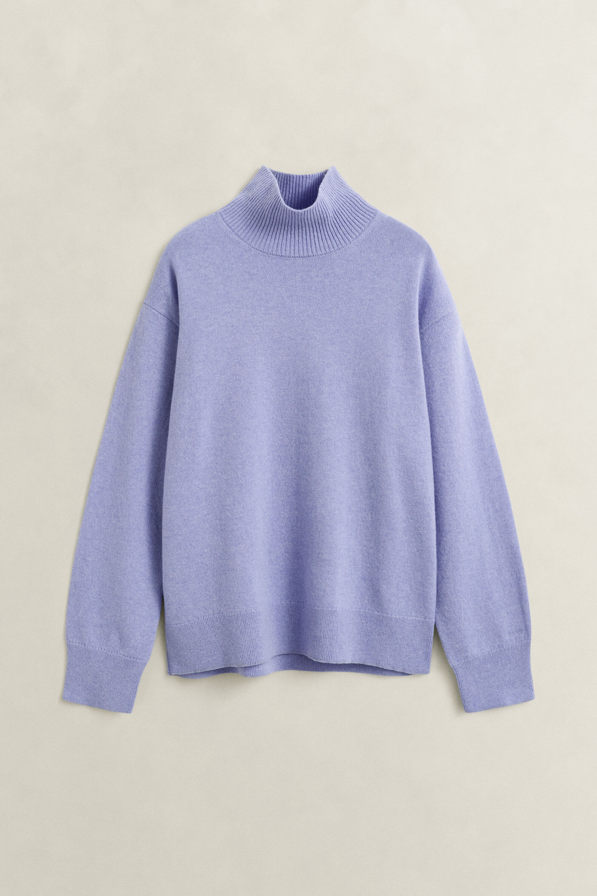 Maglia con finto collo alto in finissima lana d’agnello