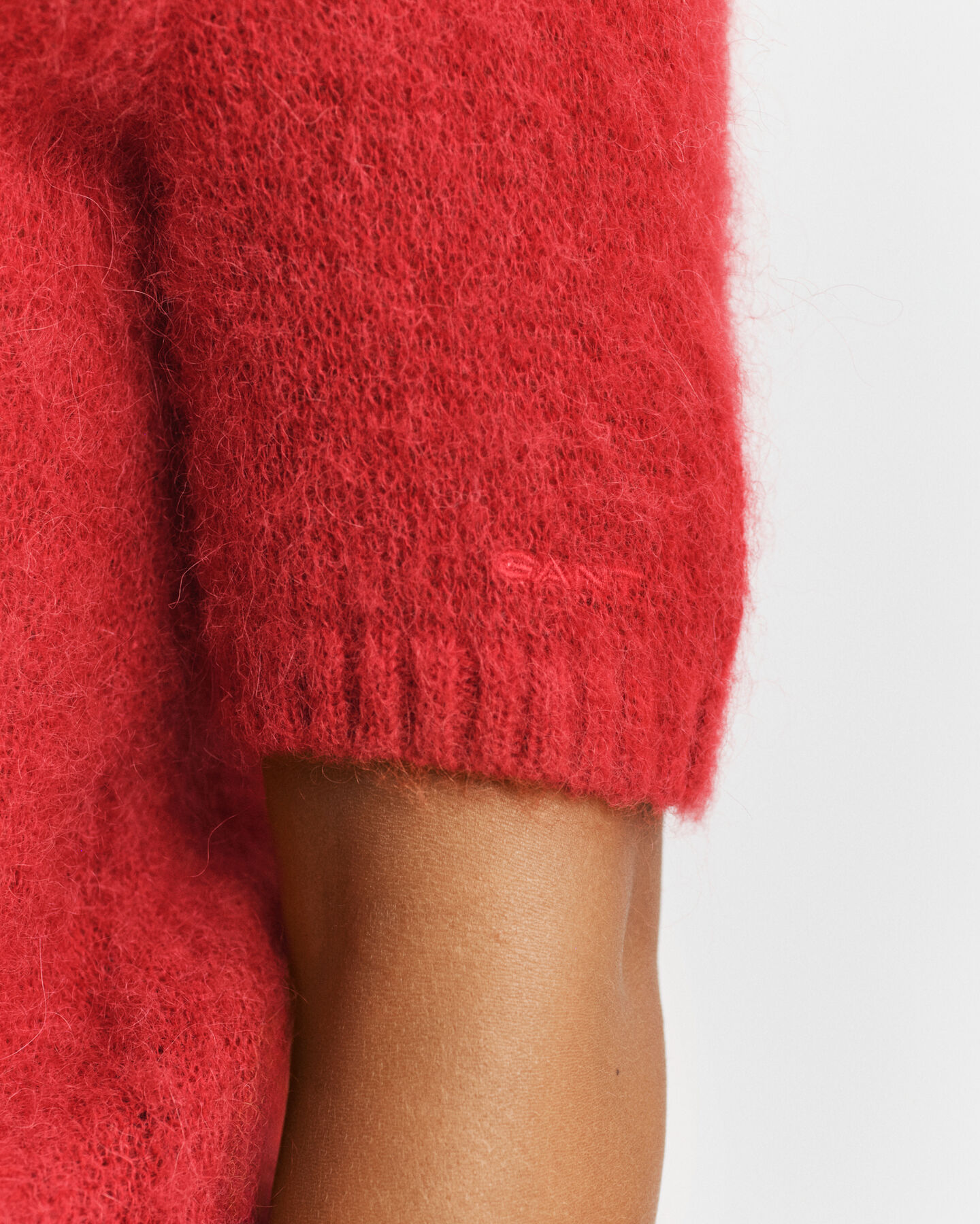 Maglia girocollo a maniche corte in morbido misto mohair