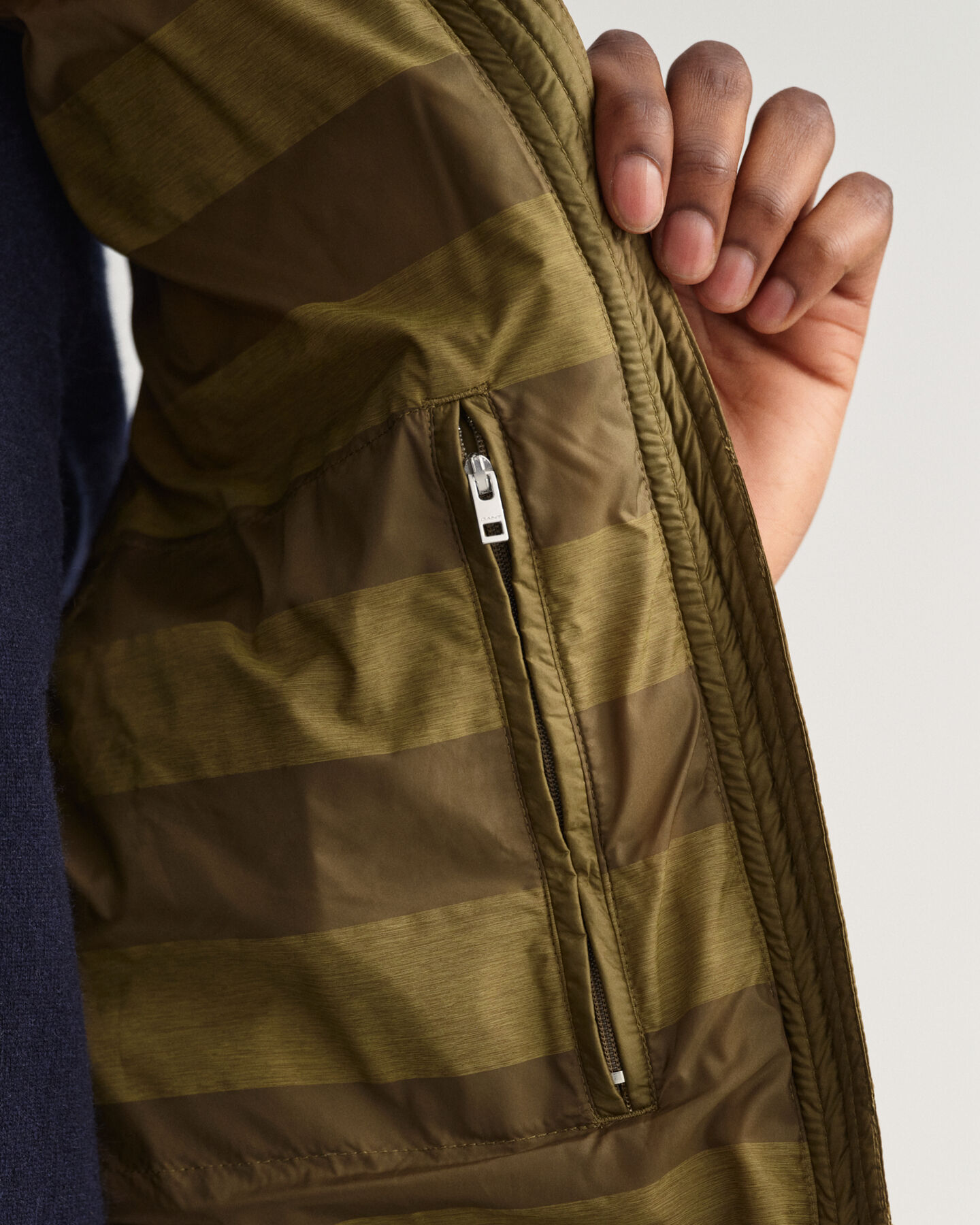 Piumino smanicato leggero