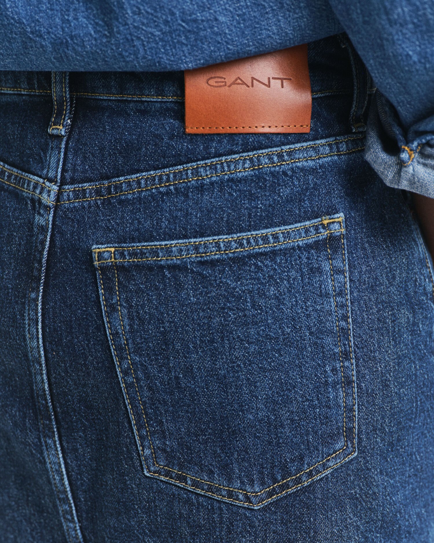 Gonna midi di jeans con abbottonatura