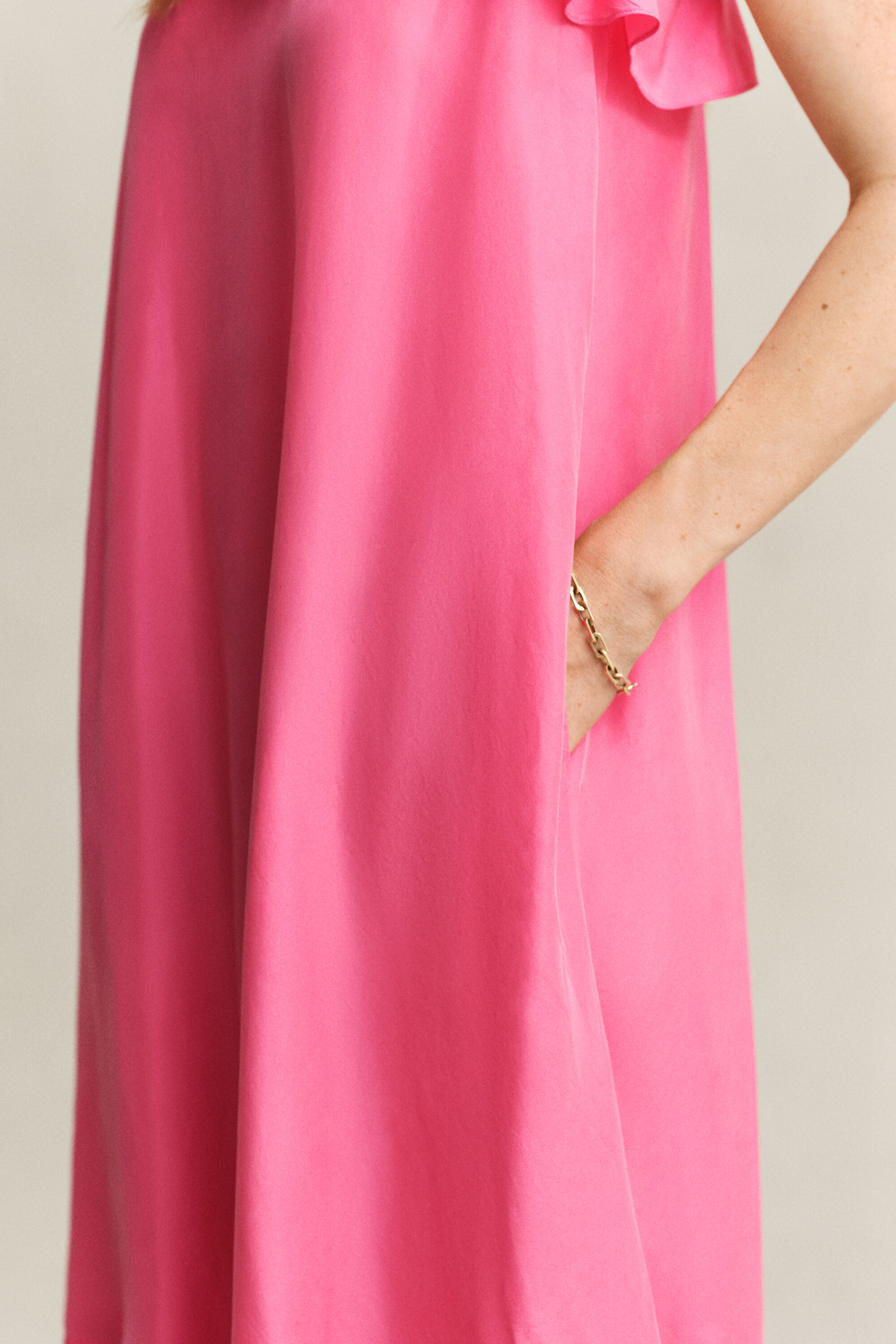 Abito midi in seta con spalline sottili