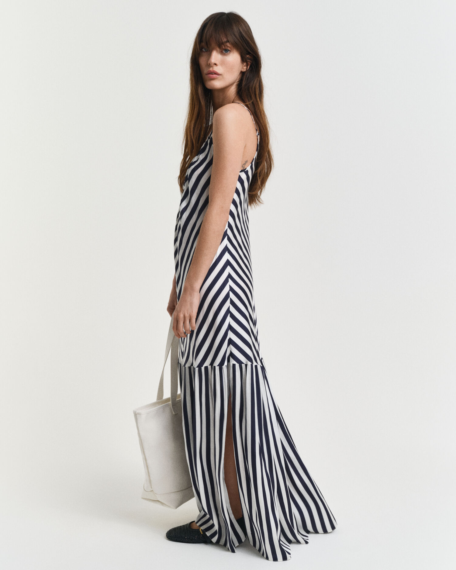 Maxi abito a righe chevron