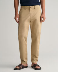 Pantaloni chino in twill stretti in fondo