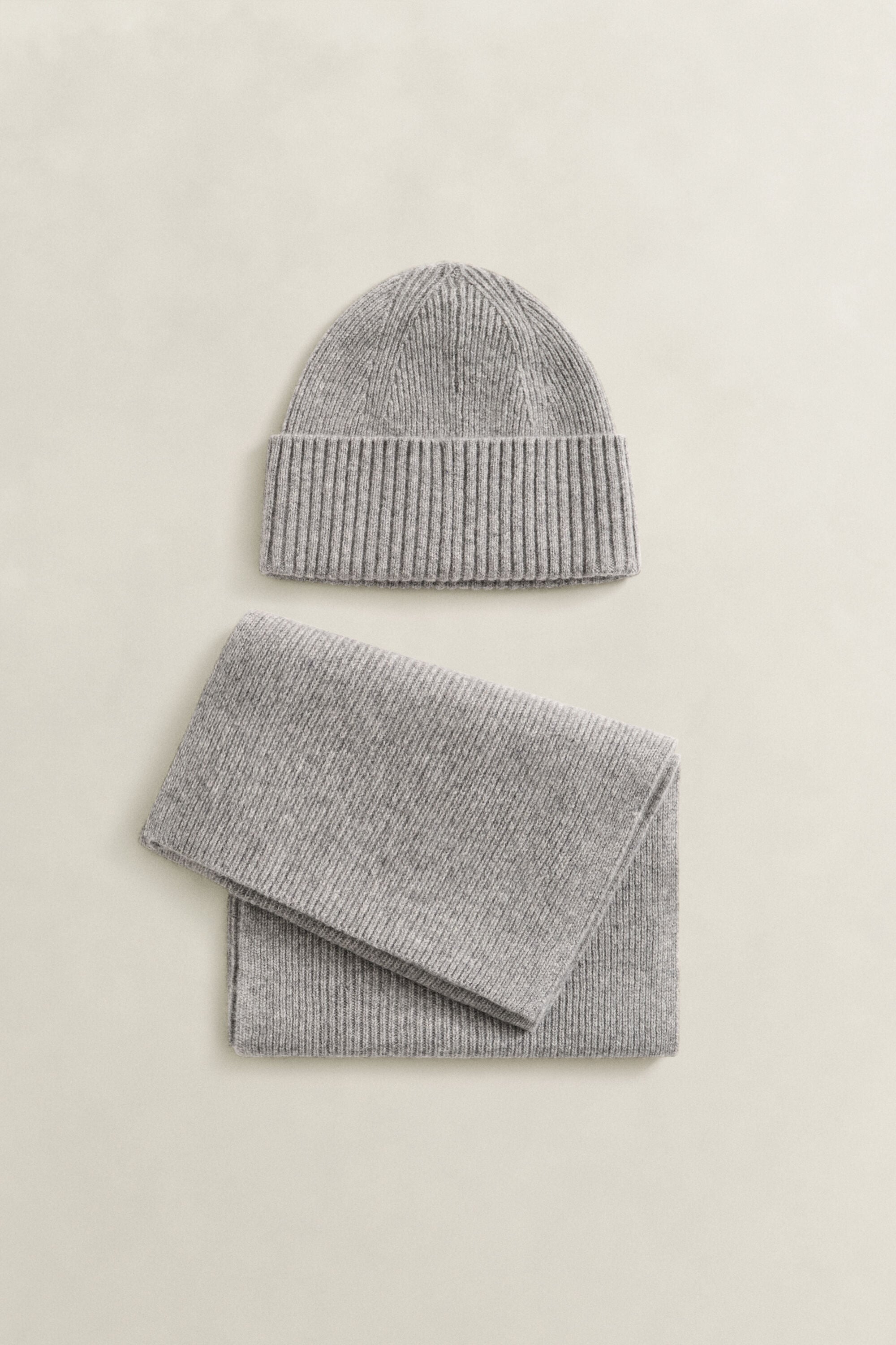 Set regalo con sciarpa e berretto in cashmere