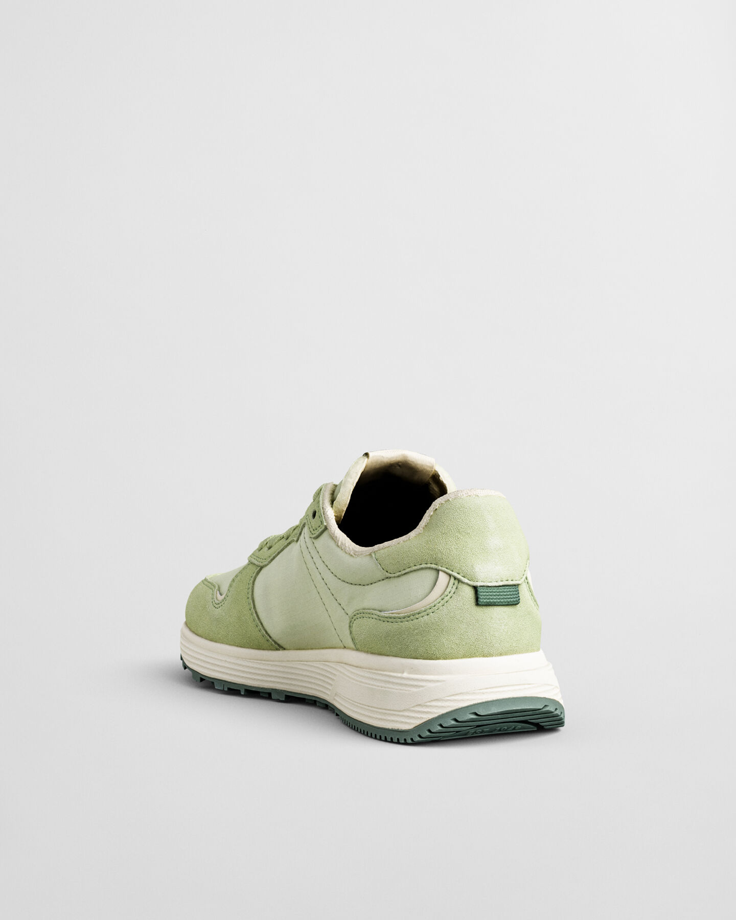 Sneakers Beywin in camoscio