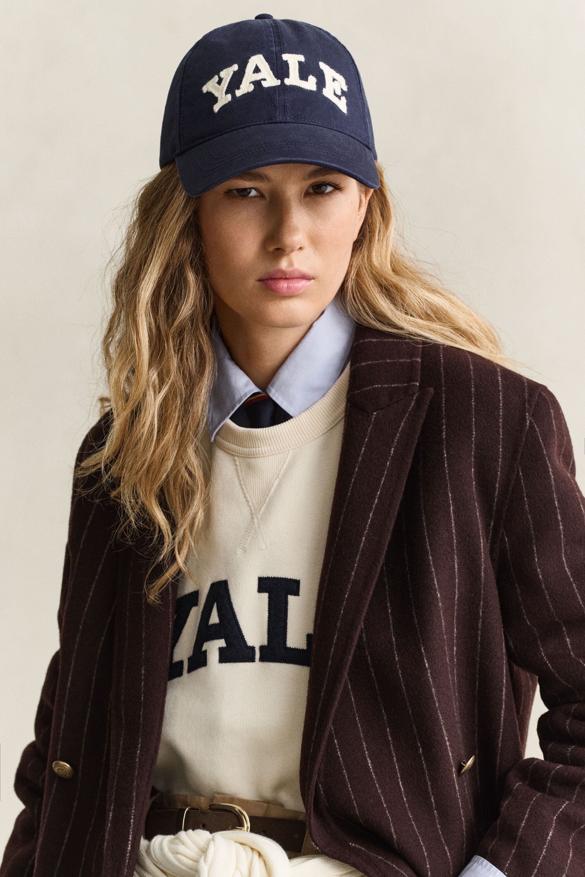 Blazer gessato Gant x Yale cucito a mano