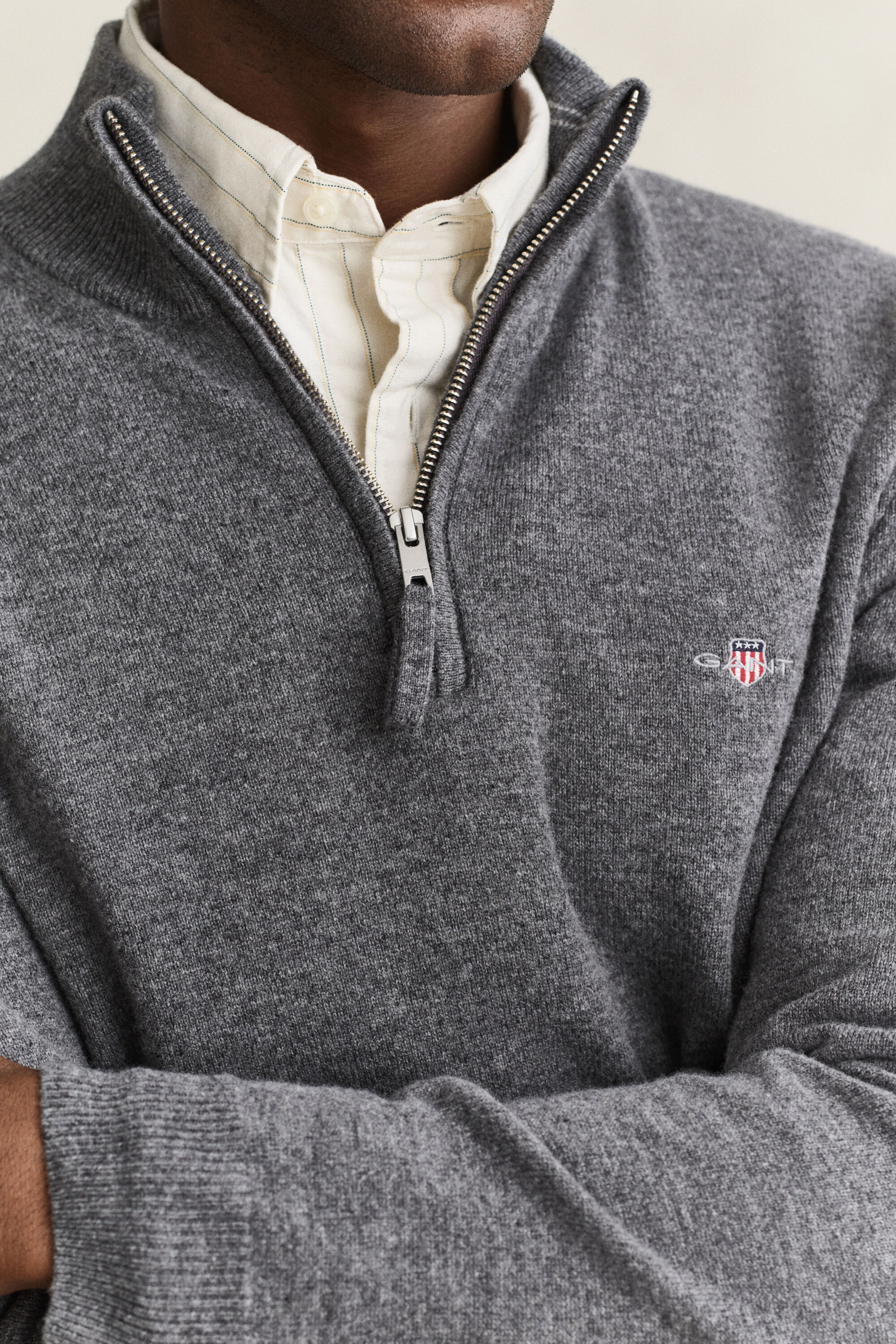Maglia in lana d’agnello con zip corta