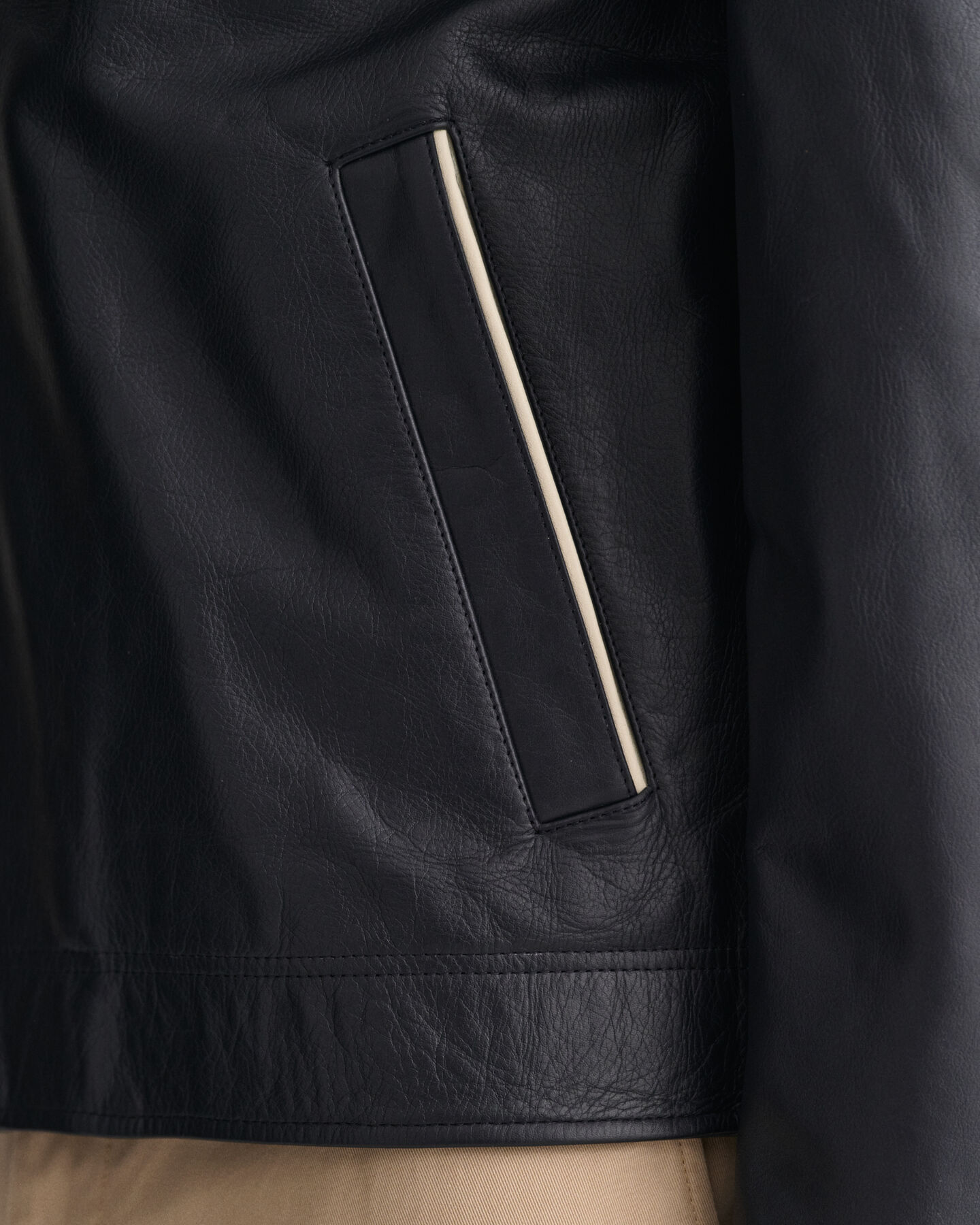 Giacca in pelle corta