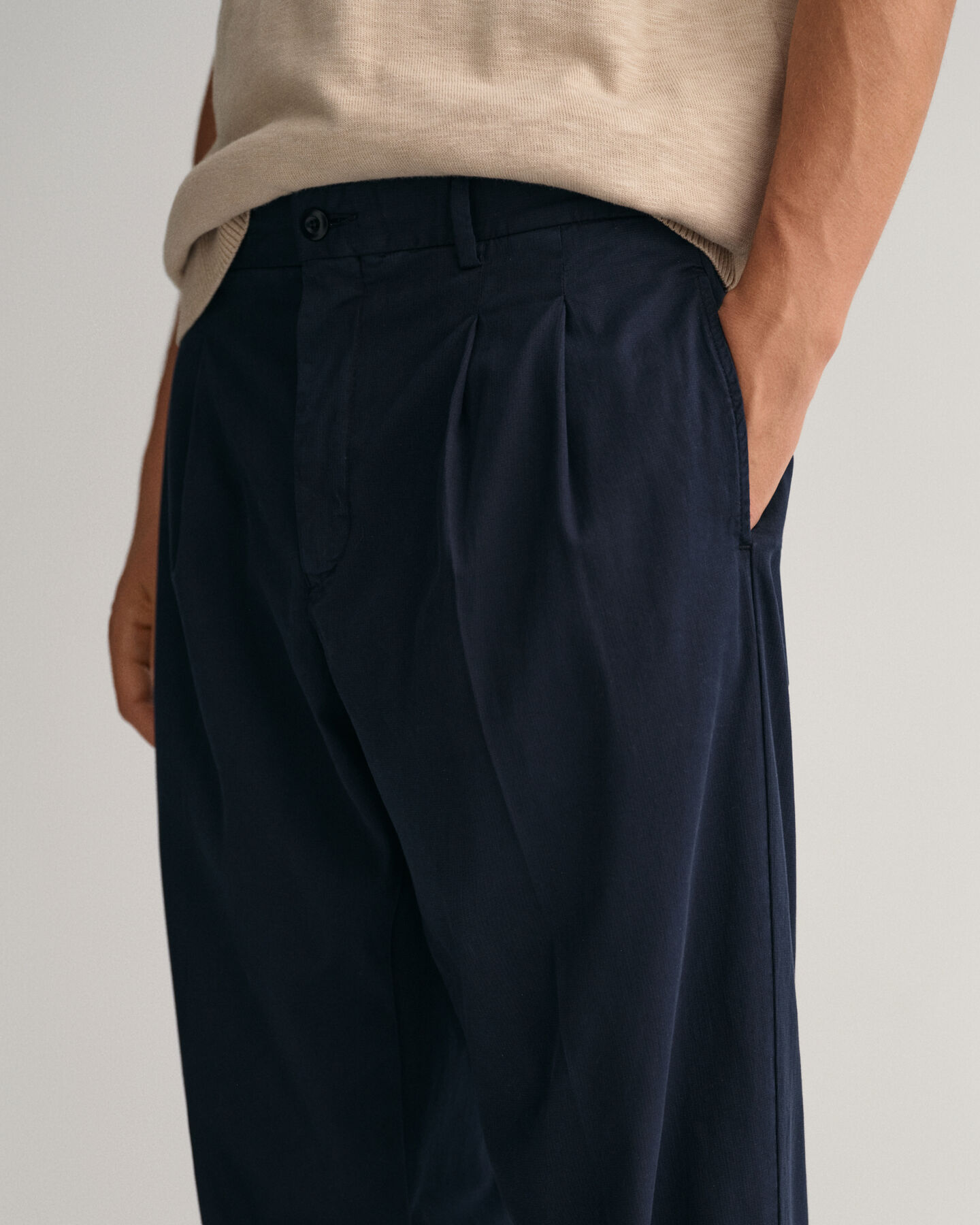Pantaloni da abito affusolati in cotone relaxed fit