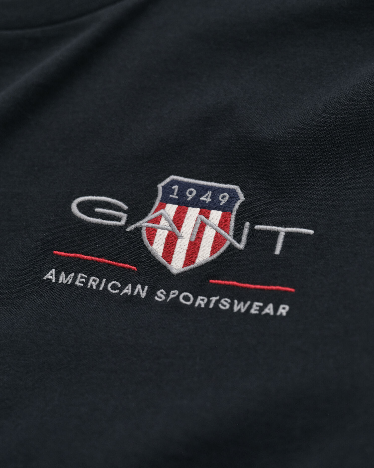 T-shirt Archive Shield ricamata