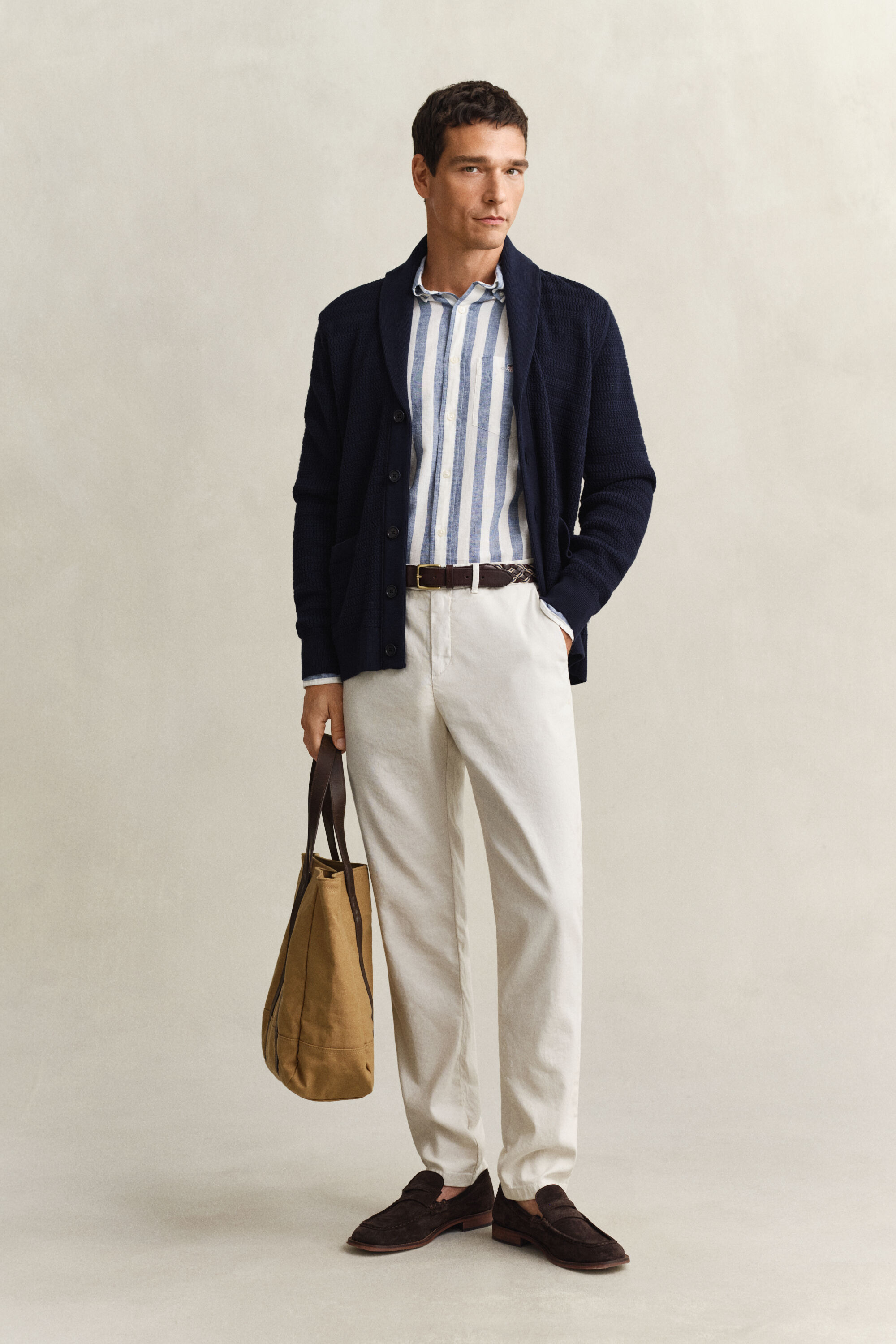 Cardigan con collo sciallato in maglia a trecce